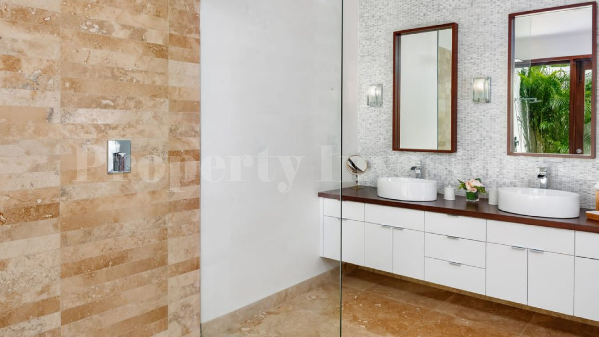 Уникальная вилла с 4 спальнями с видом на океан и панорамным видом на 360 градусов в Тёркс и Кайкос