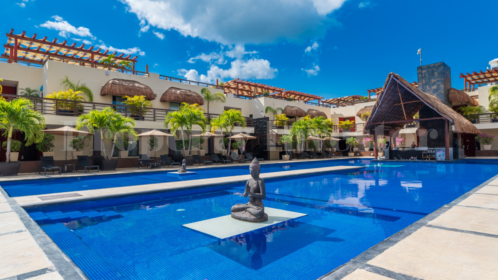 Продается портфолио из 10 апартаментов от 265,000$ в жилом бутик-комплексе на первой линии в Плайя Дель Кармен