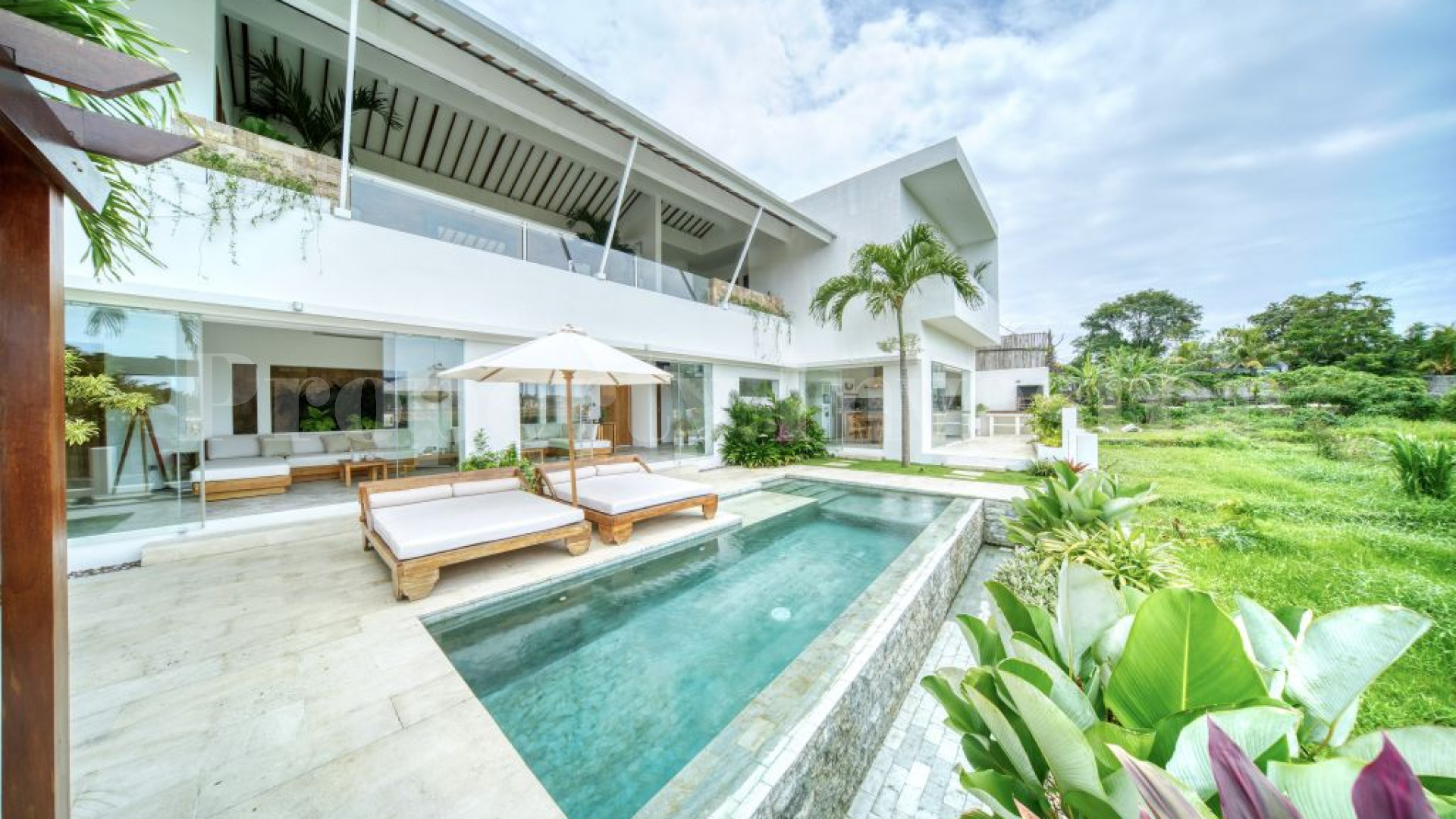 Stylish 2 Bedroom Luxury Beachside Villa for Sale in Canggu Pererenan, Bali