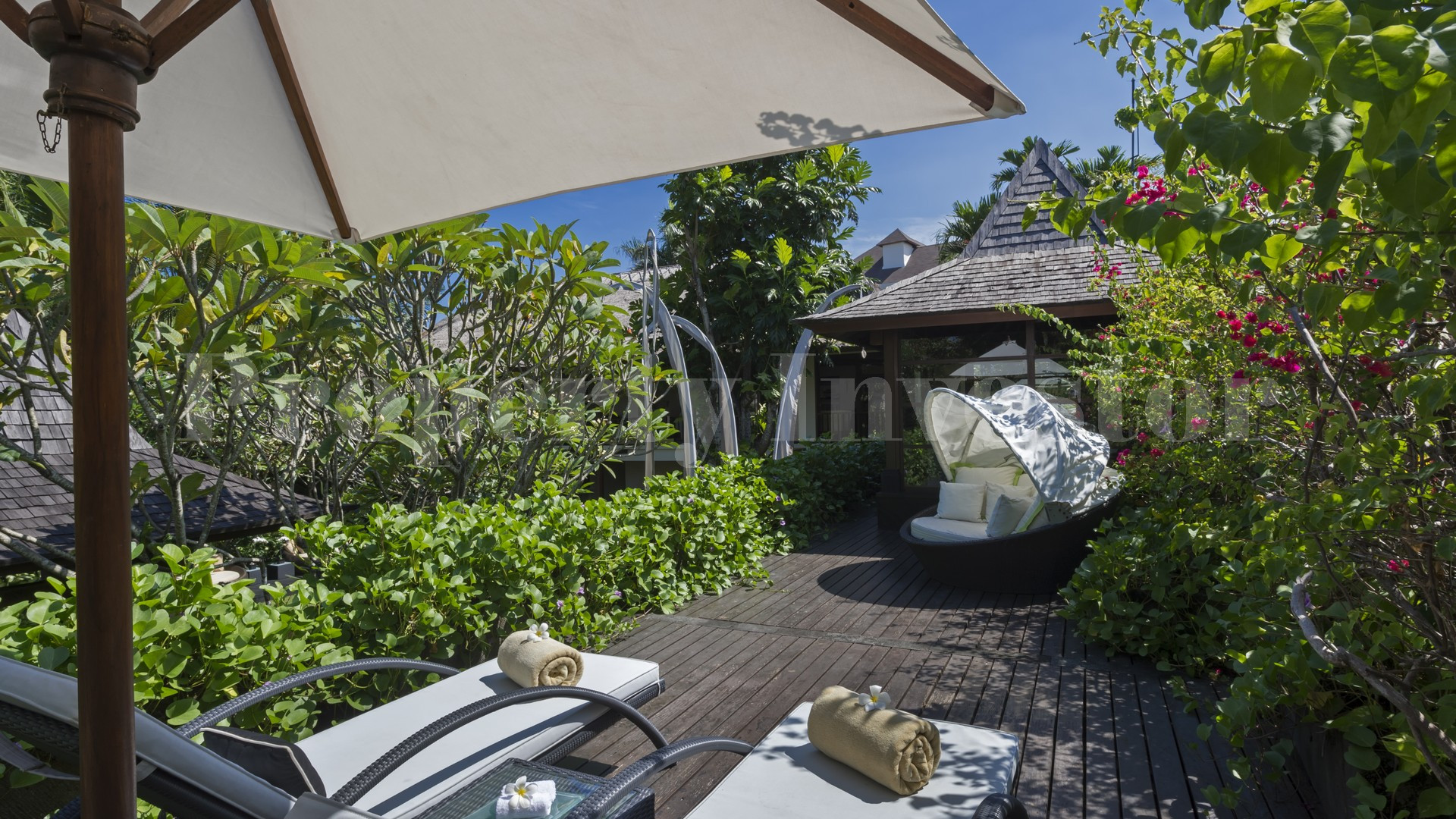 Chic 3 Bedroom Modern Balinese Villa in Prime Location for Sale in Seminyak, Bali