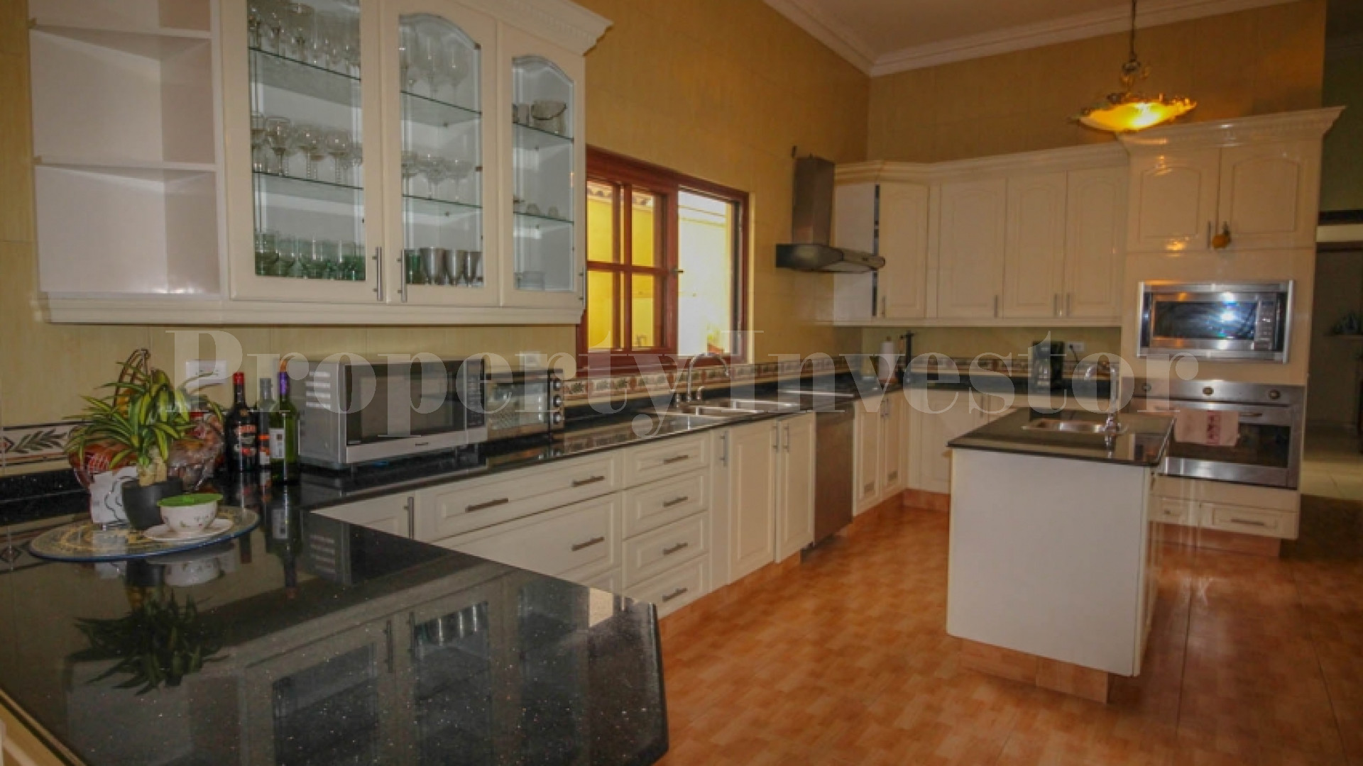 Вилла на 7 спален в традиционном стиле хасиенды в Коста-дель-Эсте, Панама Сити