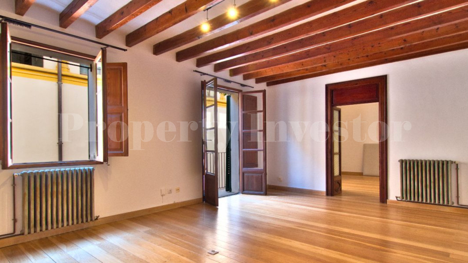 Charming 4 Bedroom Character Apartment in the Heart of Palma Old Town