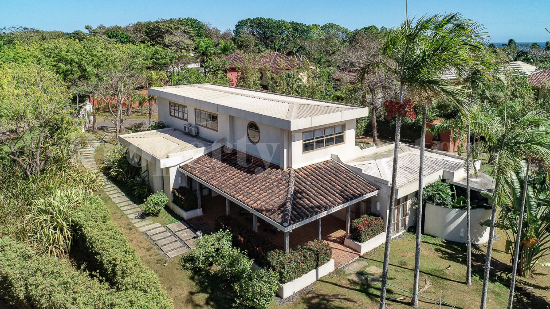 Elegant 5 Bedroom Luxury Tropical Estate for Sale in Pedasi, Panama