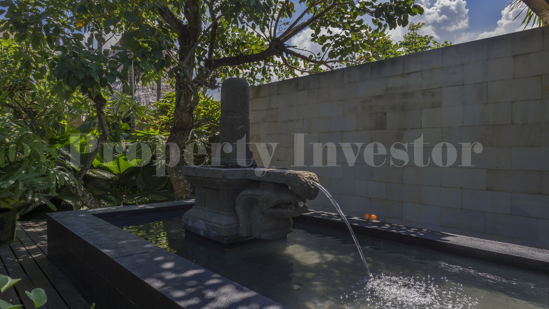 Chic 3 Bedroom Modern Balinese Villa in Prime Location for Sale in Seminyak, Bali