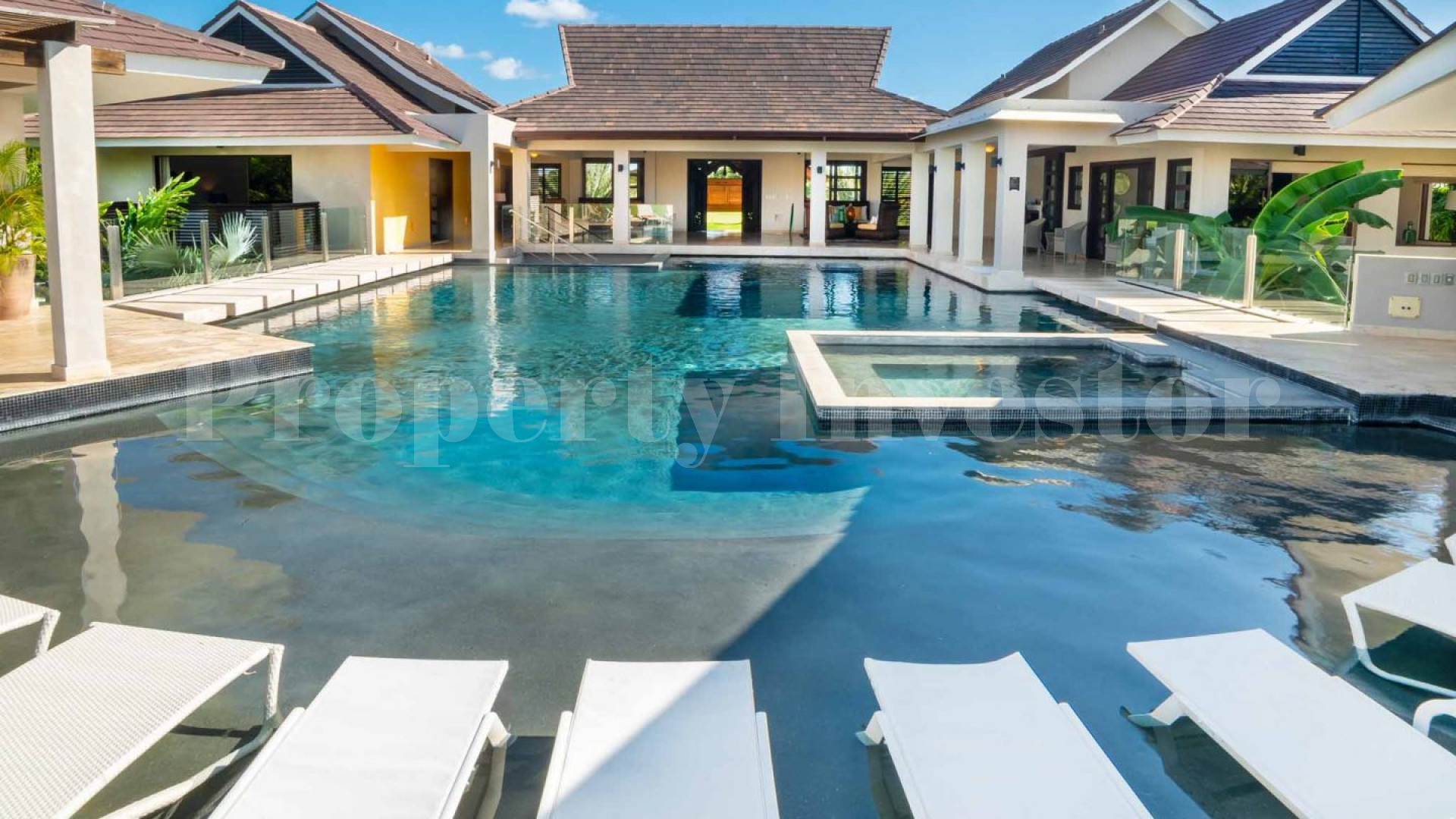 Extravagant 6 Bedroom Luxury Designer Golf Villa for Sale in La Romana, Dominican Republic