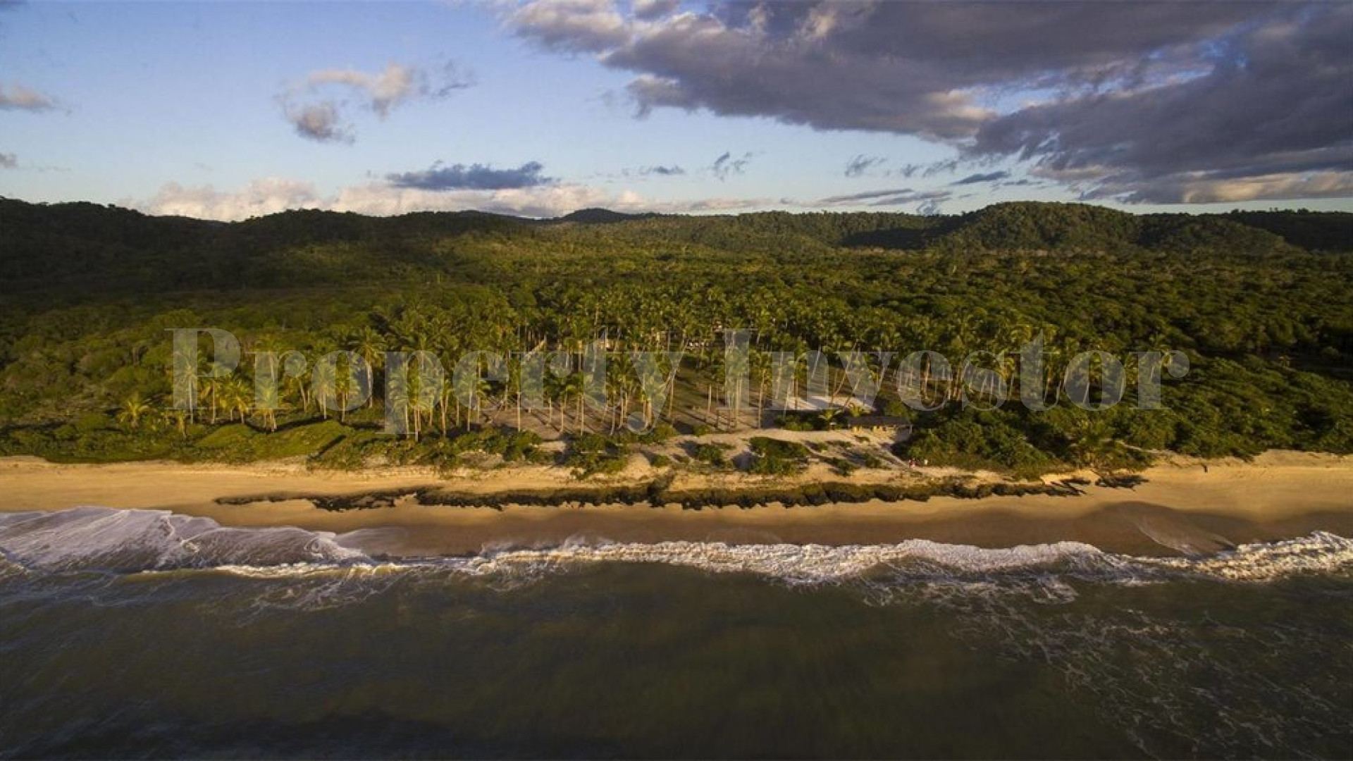 Продаётся ошеломляющая вилла с 6 спальнями на пляже в Баия, Бразилия