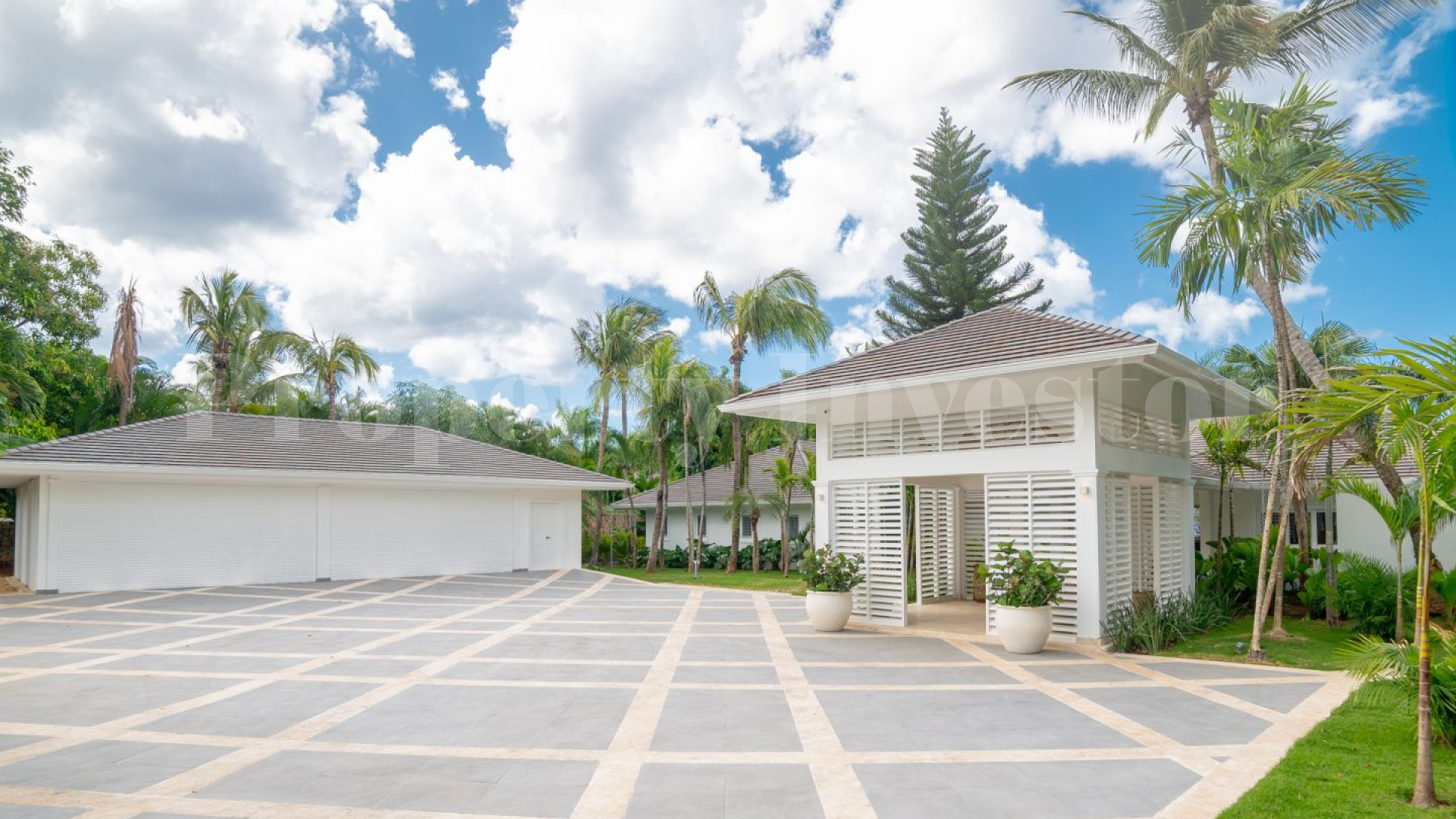 Modern Colonial 7 Bedroom Luxury Villa with Fabulous Golf & Ocean Views for Sale in La Romana, Dominican Republic
