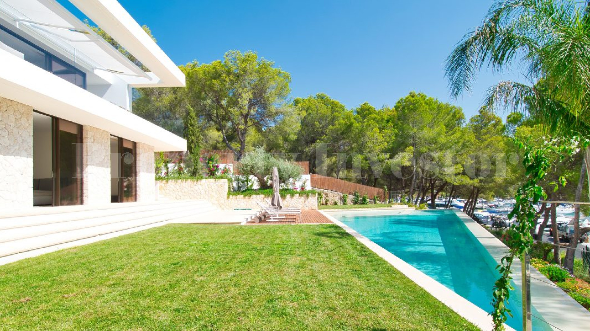 Exclusive New 4 Bedroom First Line Villa in “Club Náutico” in Santa Ponsa