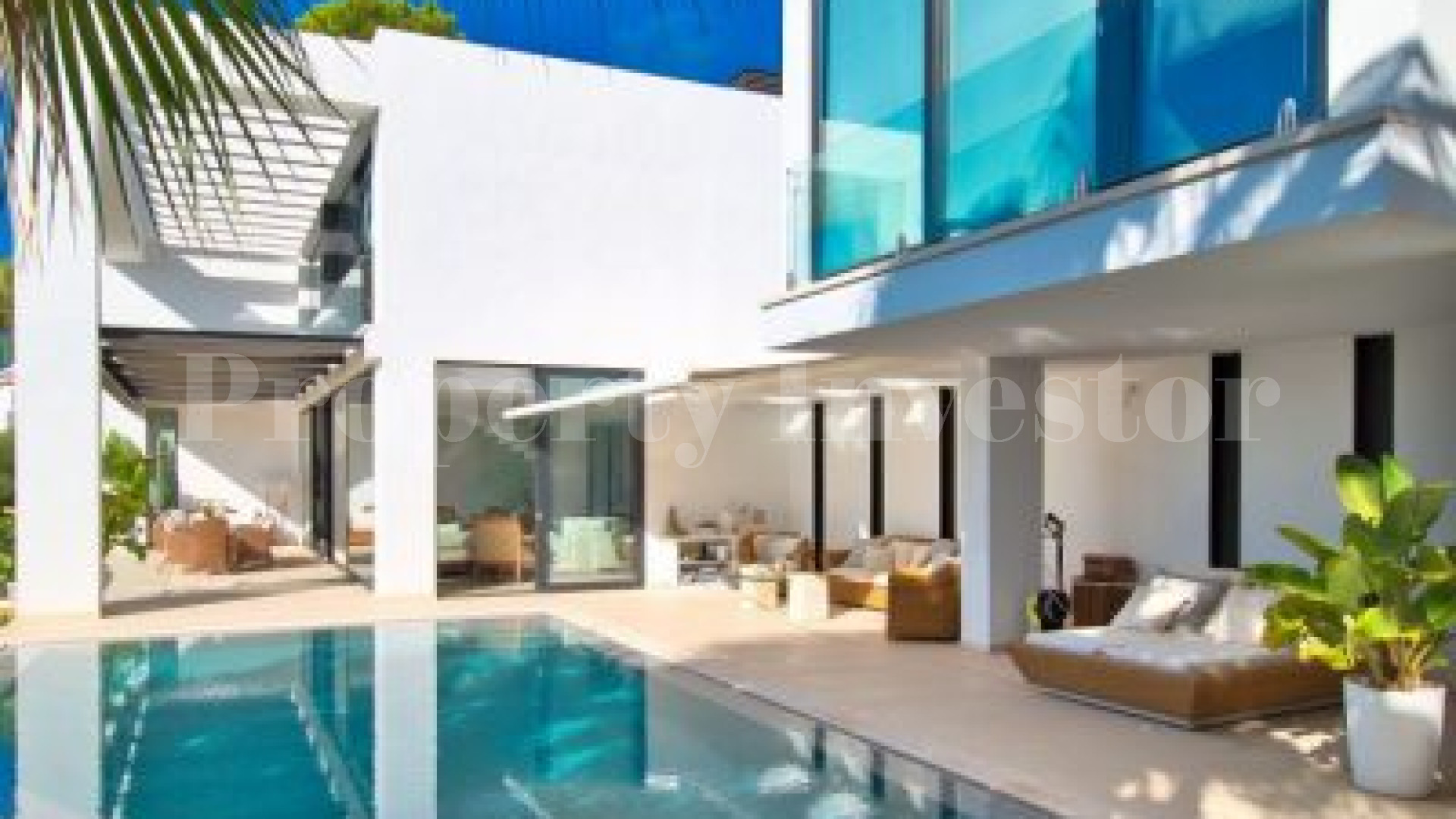 4 Bedroom Mediterranean Sea View Villa in Camp de Mar