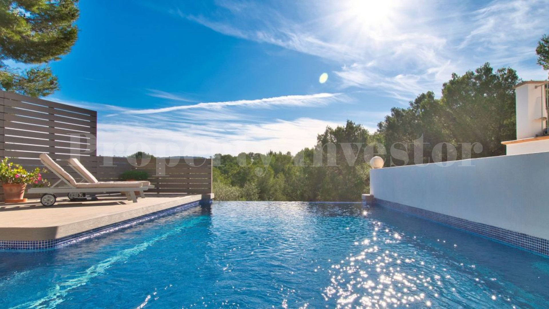 4 Bedroom Mediterranean Sea View Villa in Camp de Mar