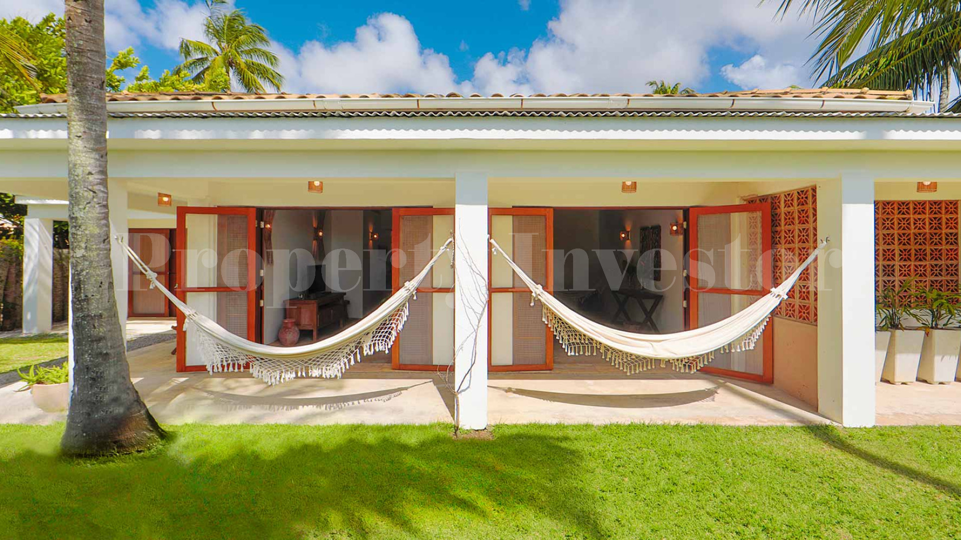 Stunning 8 Chalet Boutique Beachfront Hotel & Gourmet Restaurant Accessible to the Public for Sale in Japaratinga, Brazil