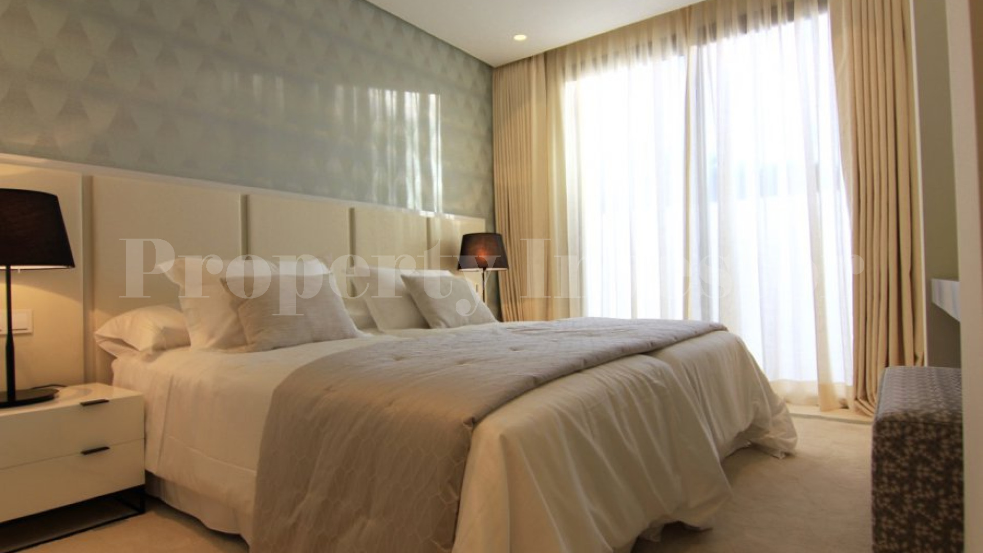 Продаётся красивая дизайнерская вилла с 4 спальнями в Нуэва Андалусия, Марбелья