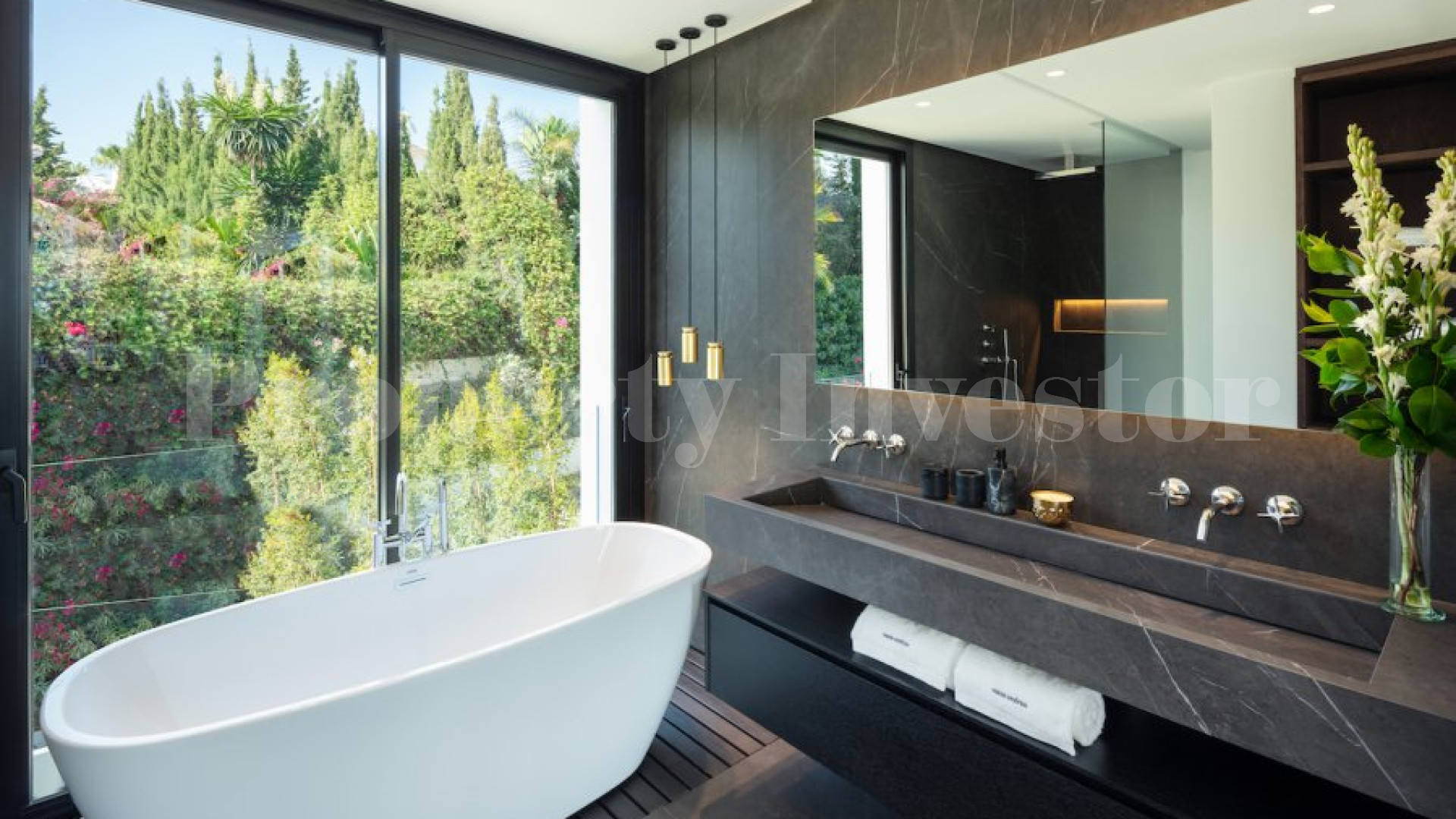 Красивая дизайнерская вилла с 5 спальнями в Нуэва Андалусия