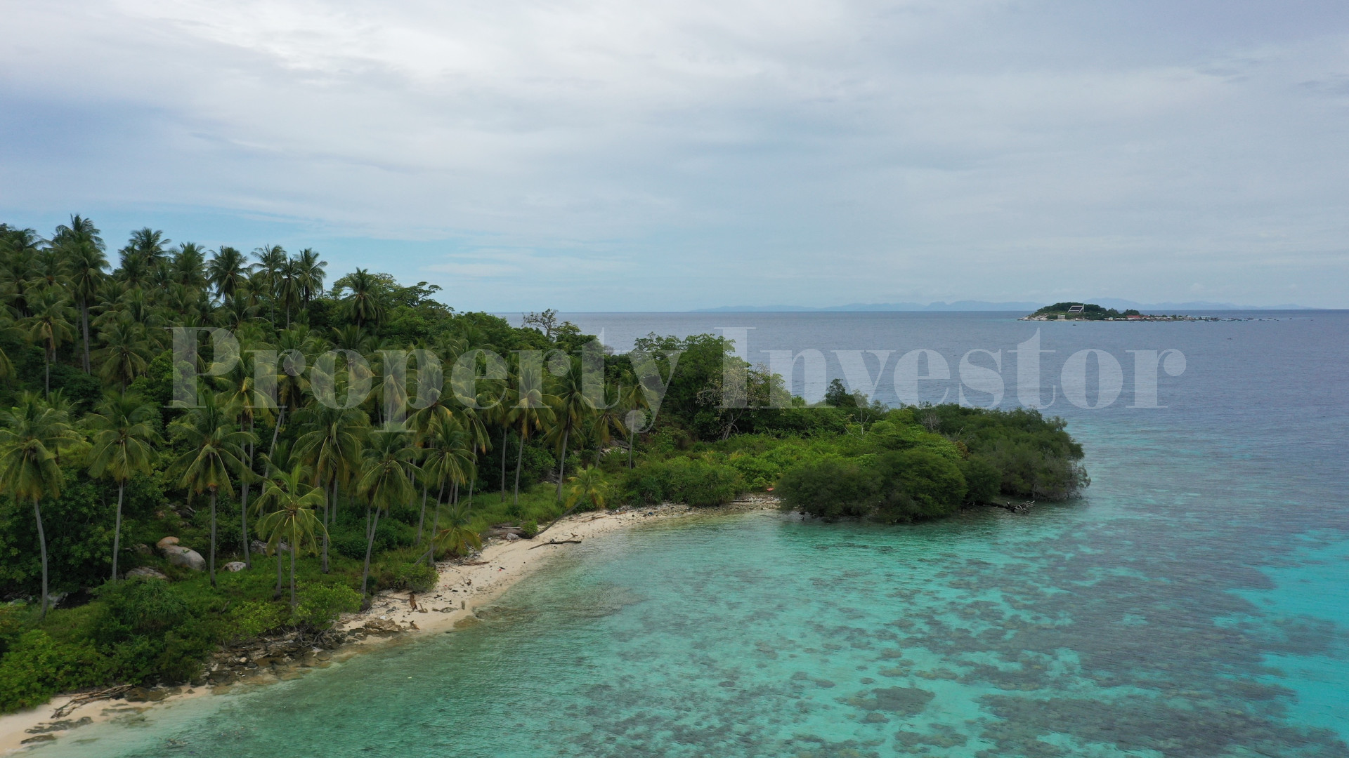 Потрясающий частный дикий тропический остров 5 гектар под коммерческое развитие или строительство индивидуального дома на островах Риау, Индонезия