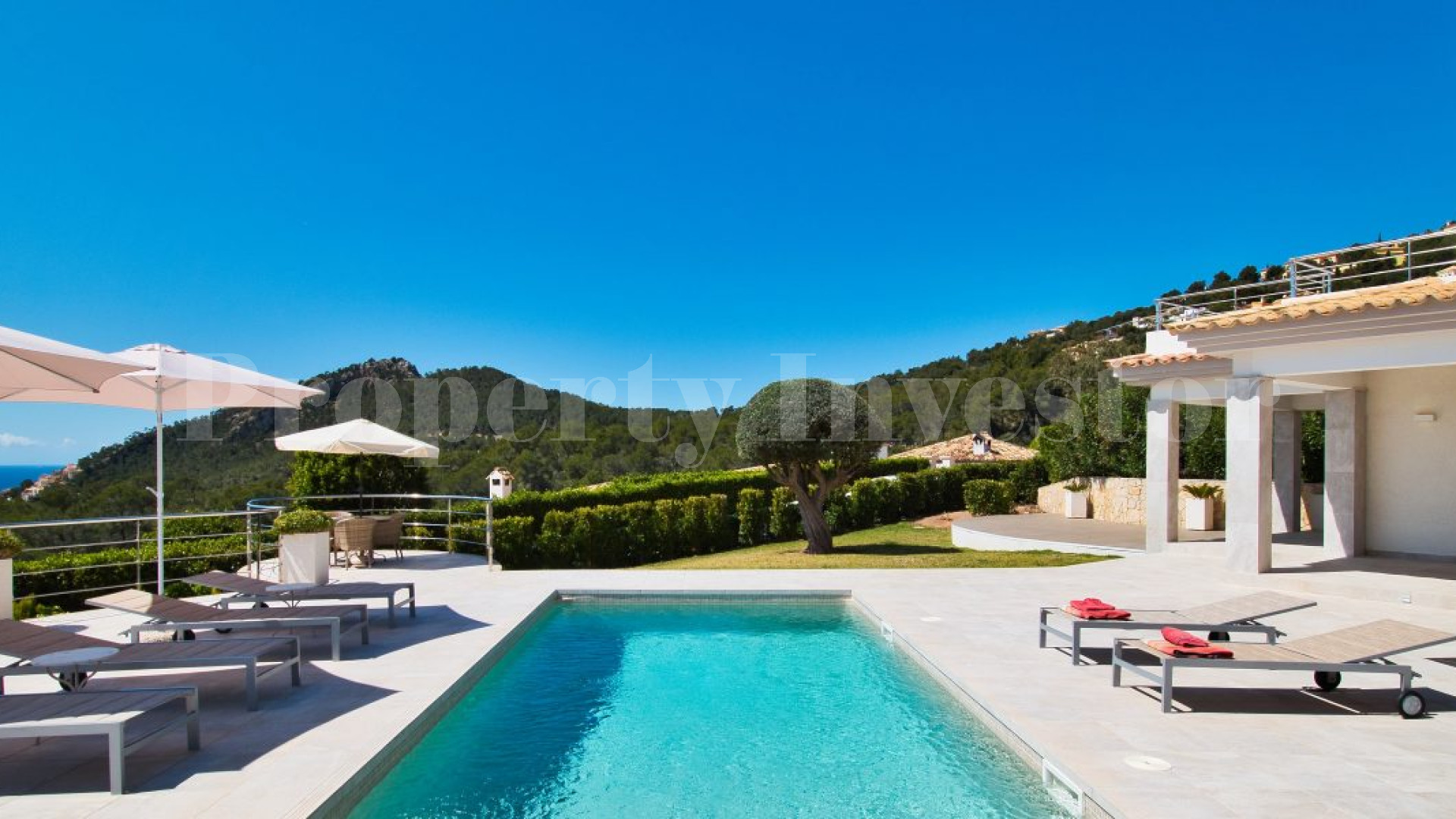 Роскошная вилла с 4 спальнями с видом на море в лучшем районе в Порт Андрач