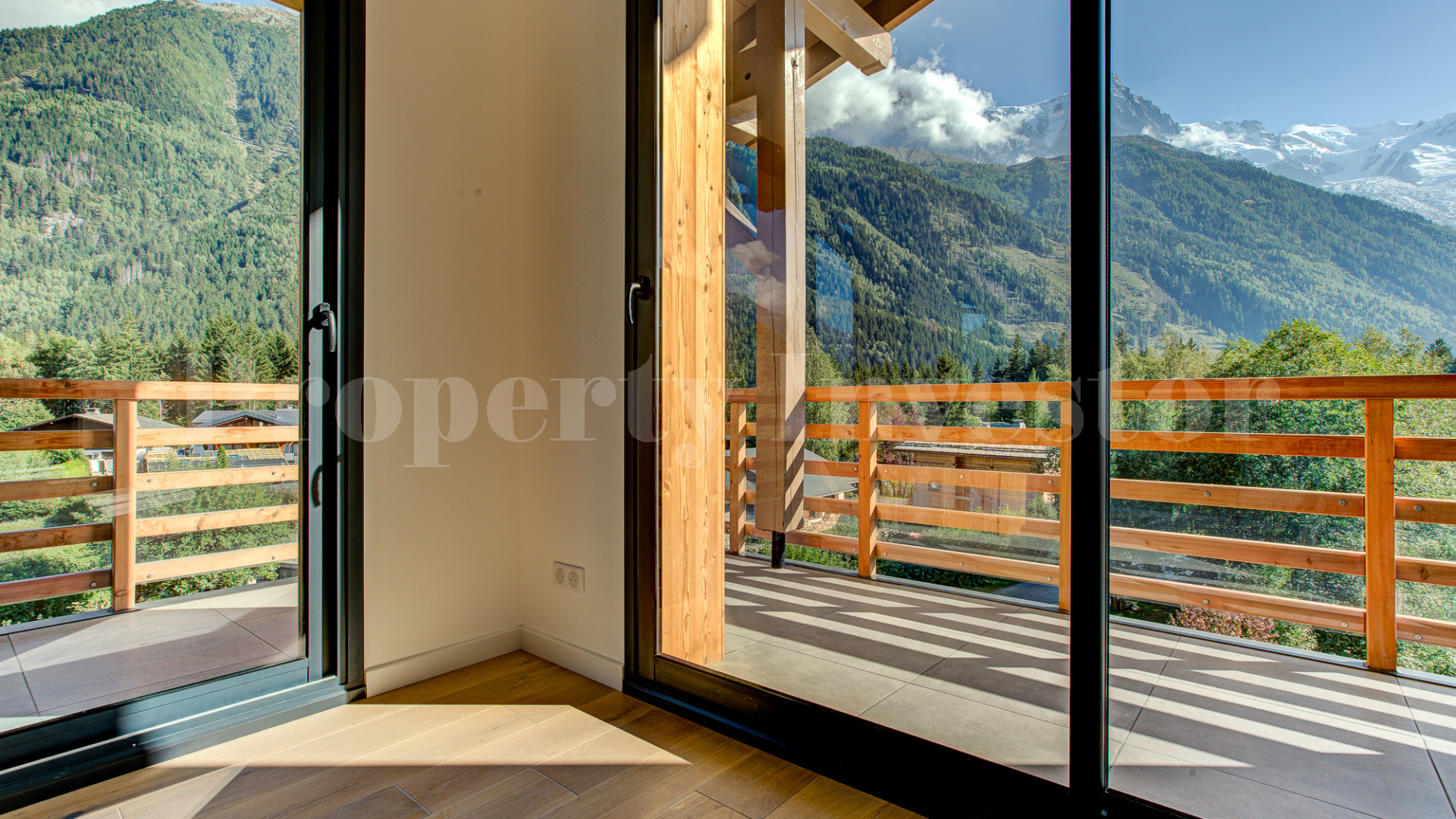 Spacious 4 Bedroom Luxury Mountain & Lake View Penthouse for Sale in Chamonix-Mont-Blanc, France