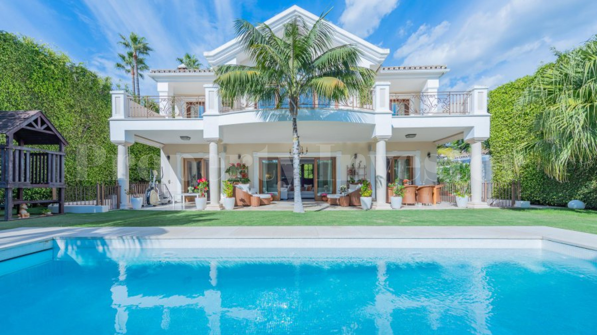 Classic 6 Bedroom Marbella Villa on the Golden Mile