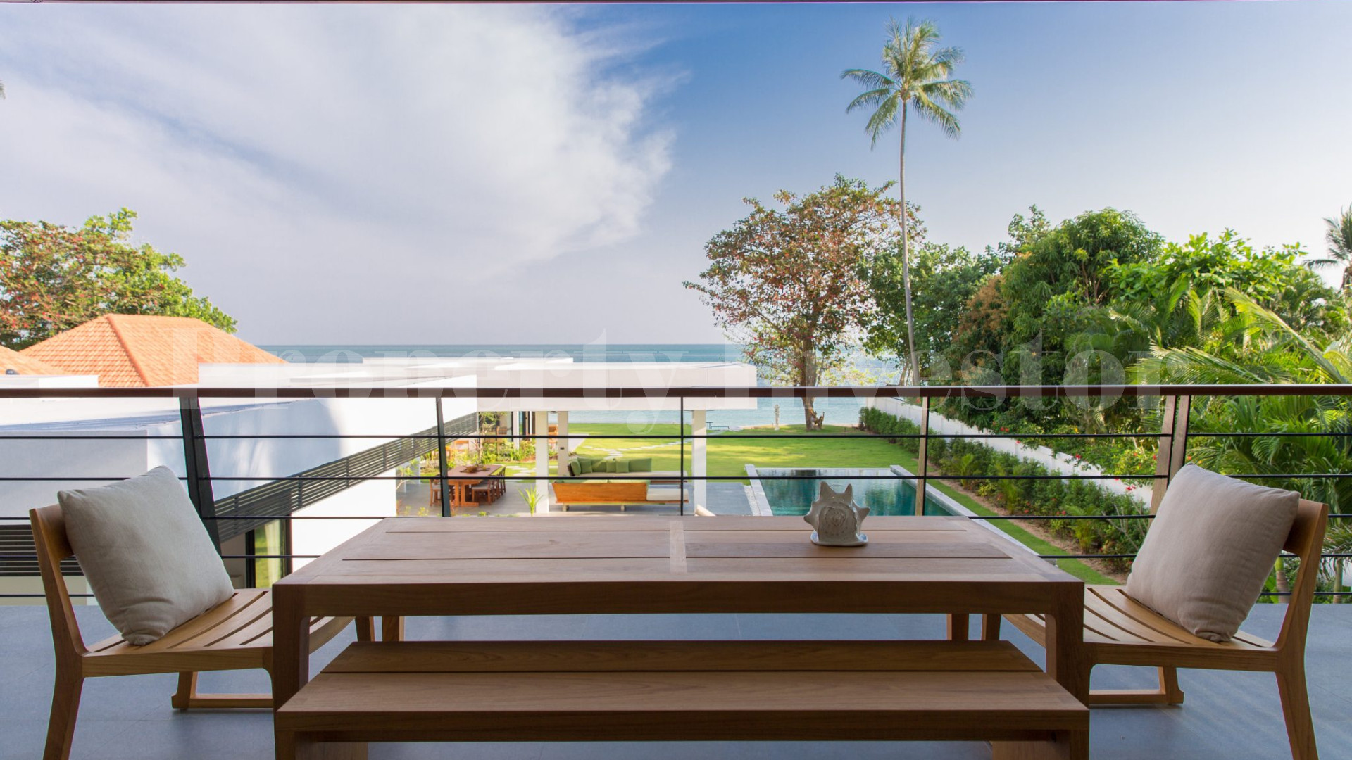 Продаётся идеальная современная вилла с 7 спальнями на пляже в Самуи