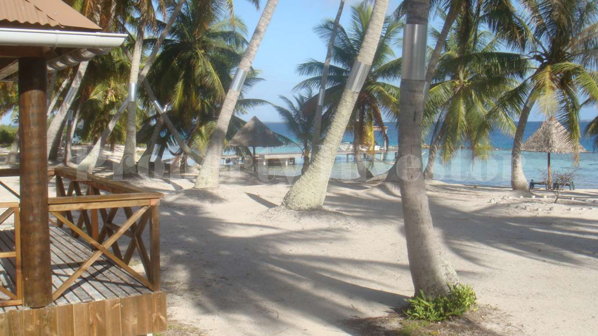 3.36 Hectare Private Boutique Island Retreat with 5 Bungalows in French Polynesia
