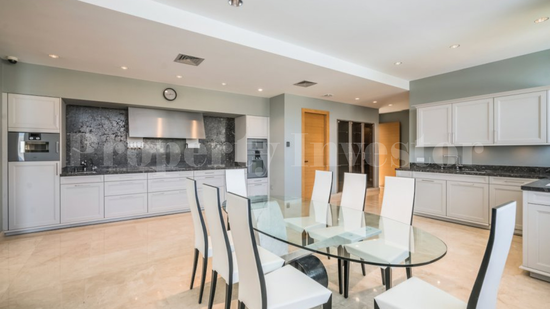 Fabulous 5 Bedroom Duplex Penthouse with Panoramic Sea Views for Sale in Marbella