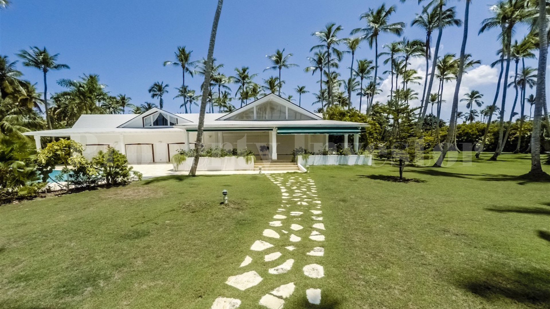 Самая восхитительная и роскошная вилла с 4 спальнями в Лас Терренас