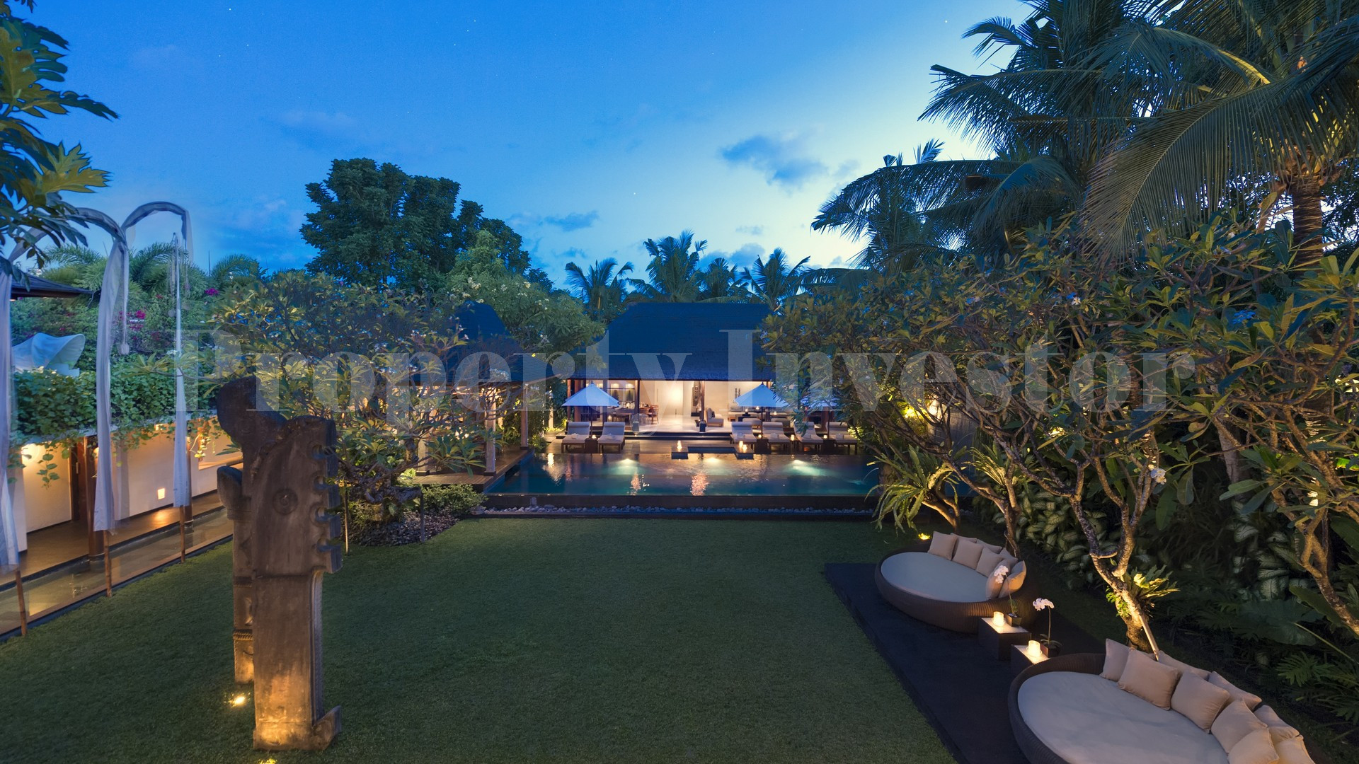 Chic 3 Bedroom Modern Balinese Villa in Prime Location for Sale in Seminyak, Bali