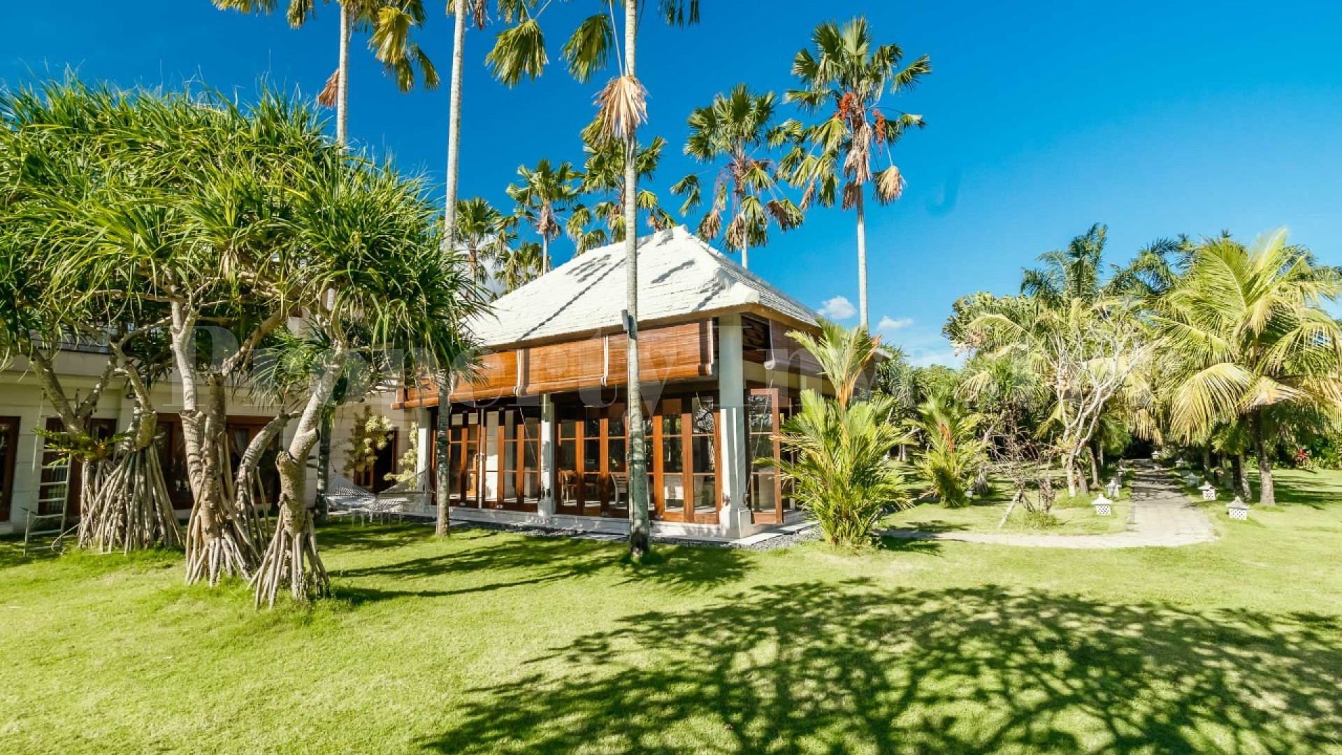 Spacious 6 Bedroom Modern Villa with Lush Gardens & Amazing Sunset Views for Sale in Pererenan, Bali