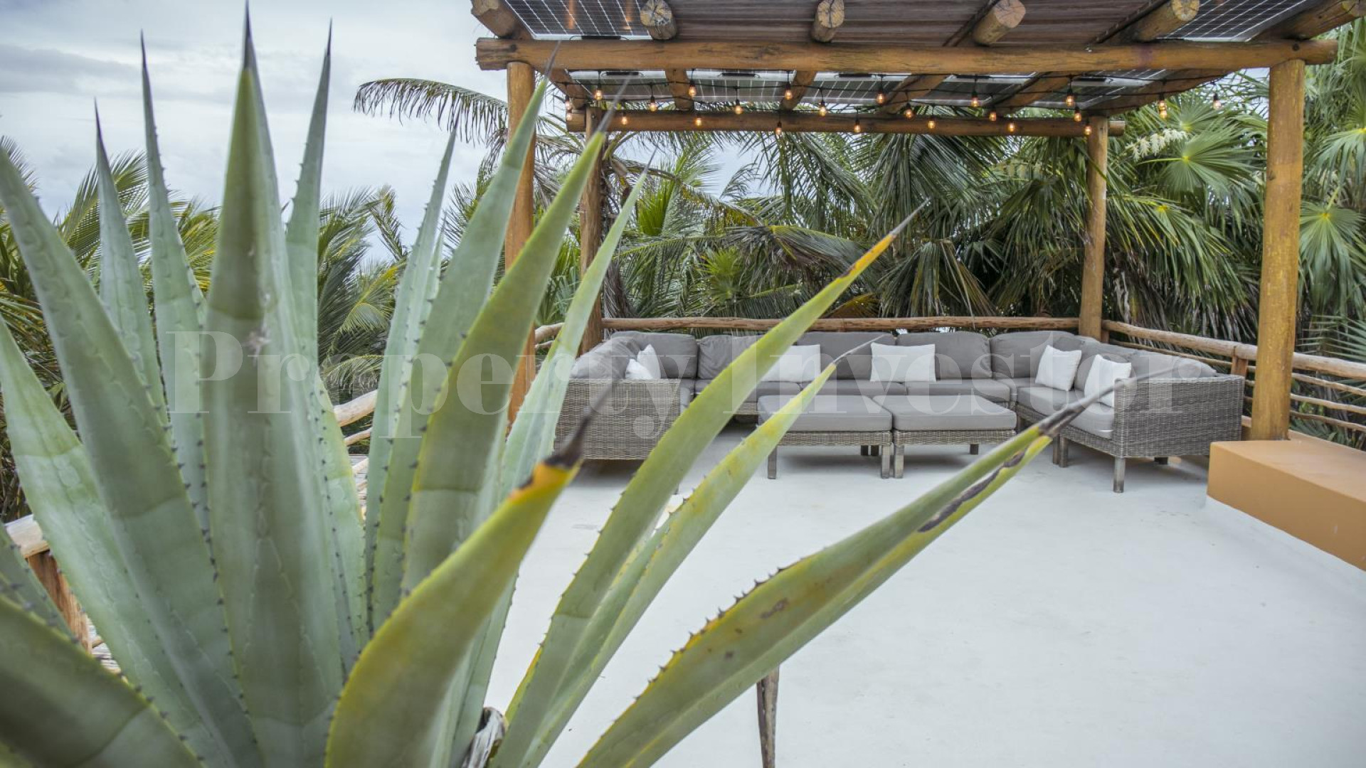 Неповторимая роскошная уединённая пляжная эко-вилла на 5 спален в биосферном заповеднике Сиан-Каан, Тулум, Мексика
