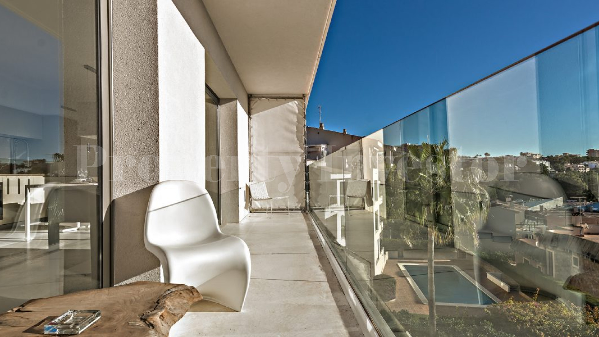 Debonair 1 Bedroom Luxury Sea View Apartment in Palma de Mallorca