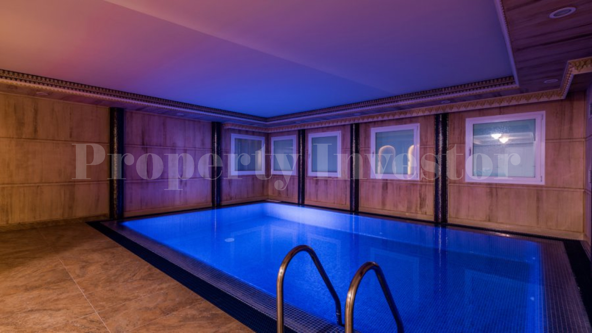 Сказочная вилла с 7 спальнями в престижном районе Сиерры Бланка