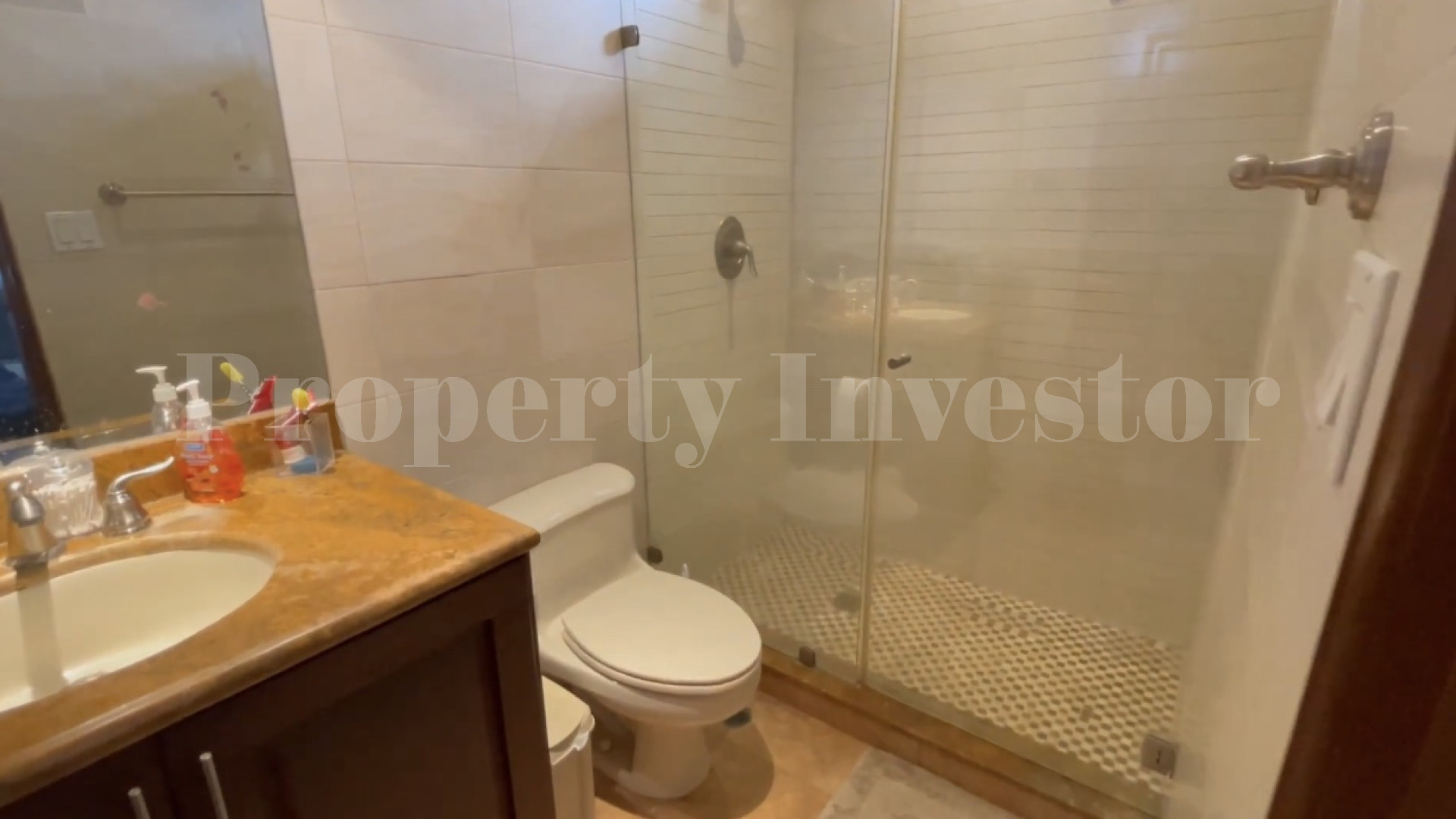 Outstanding 4 Bedroom Luxury Golf Club Residence for Sale in Cocoli, Panama City