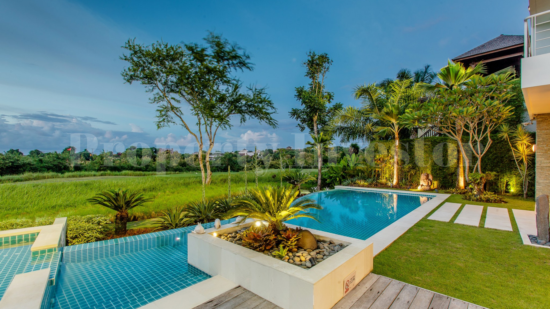 Magnificent 4 Bedroom Luxury Oceanview Villa in Private Gated Golf Community Near Dreamland Beach, Uluwatu, Bali
