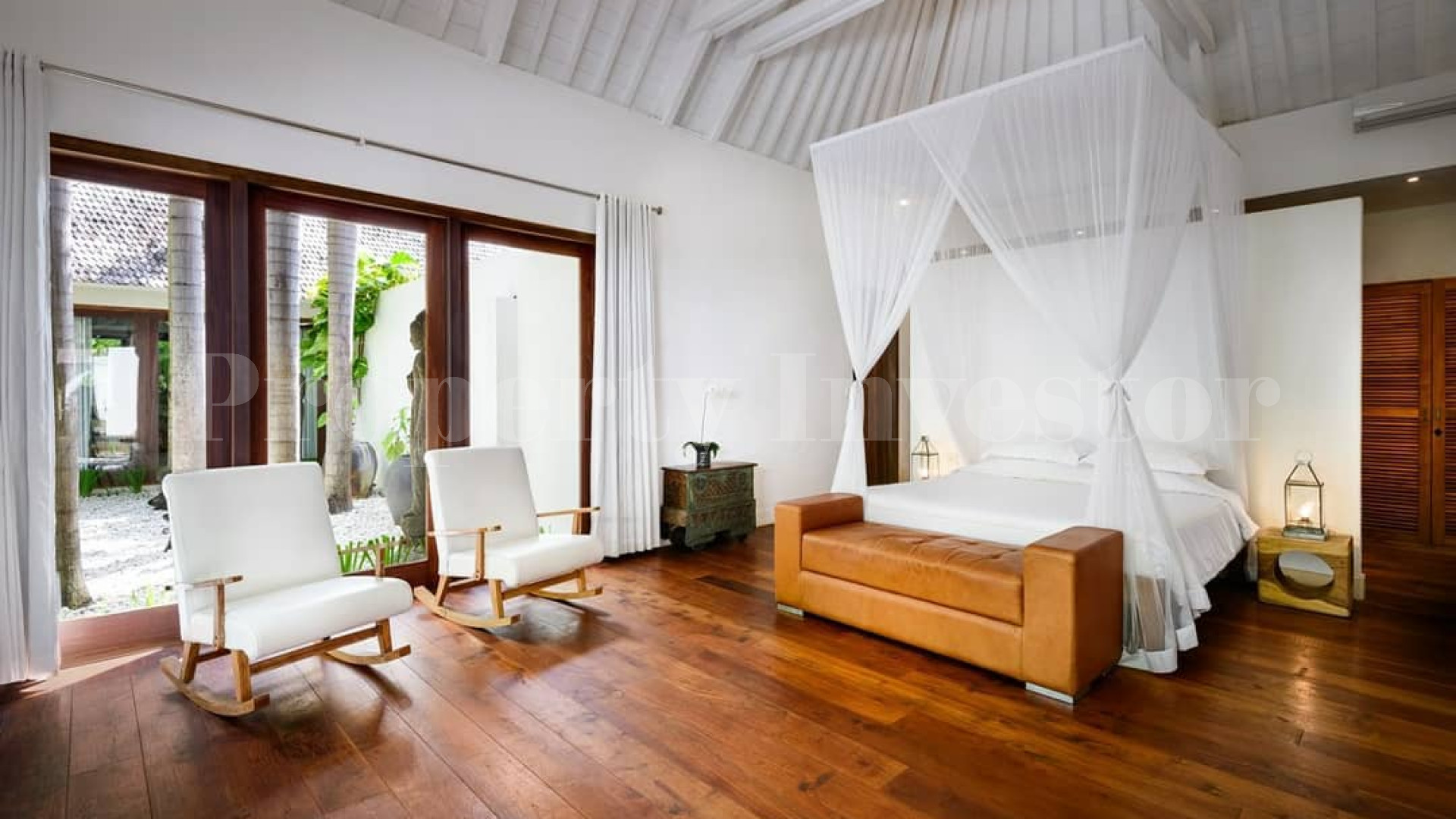 Lavish 4 Bedroom Contemporary Estate for Sale in Upscale Umalas, Bali