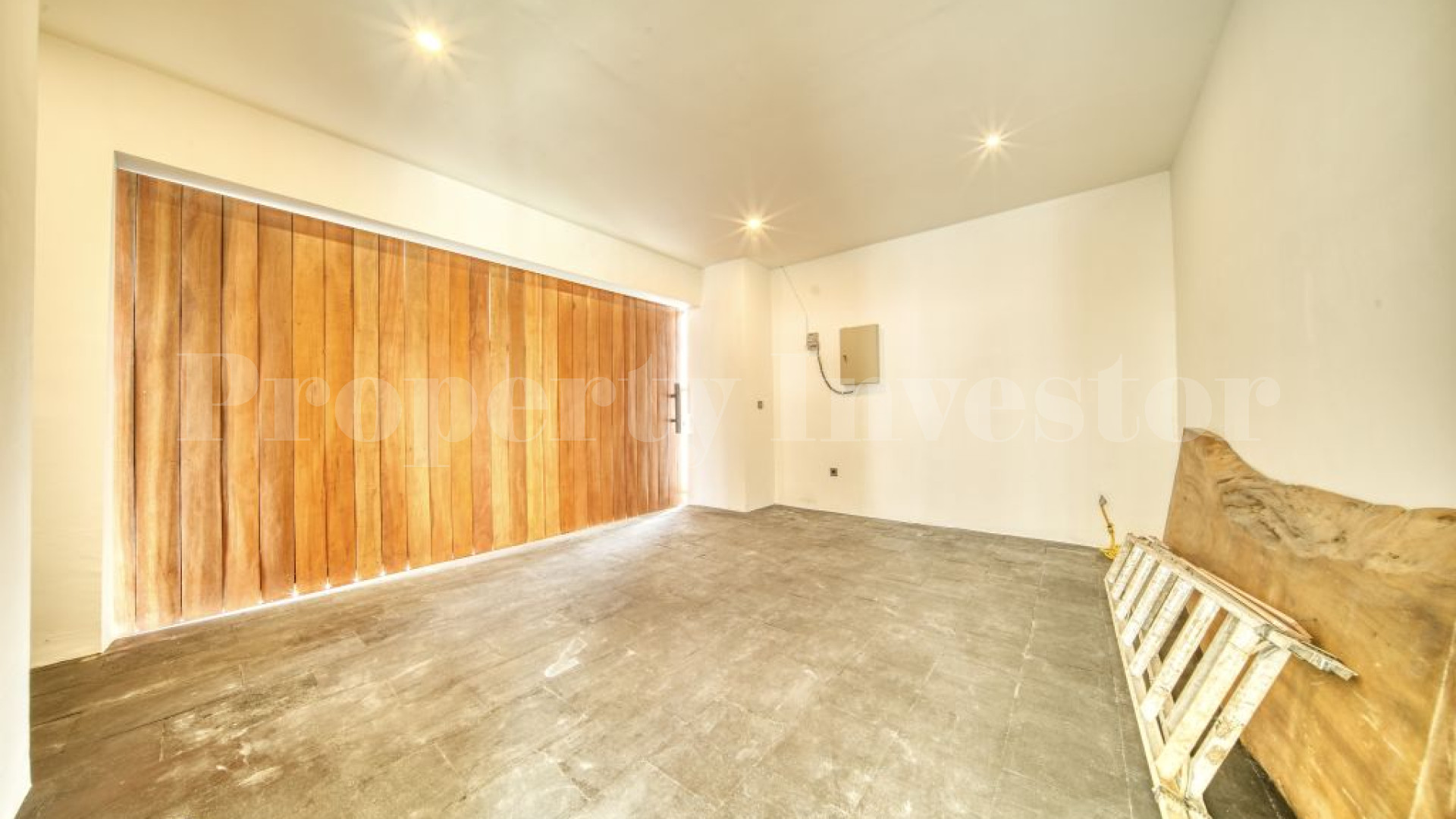 Stylish 2 Bedroom Luxury Beachside Villa for Sale in Canggu Pererenan, Bali