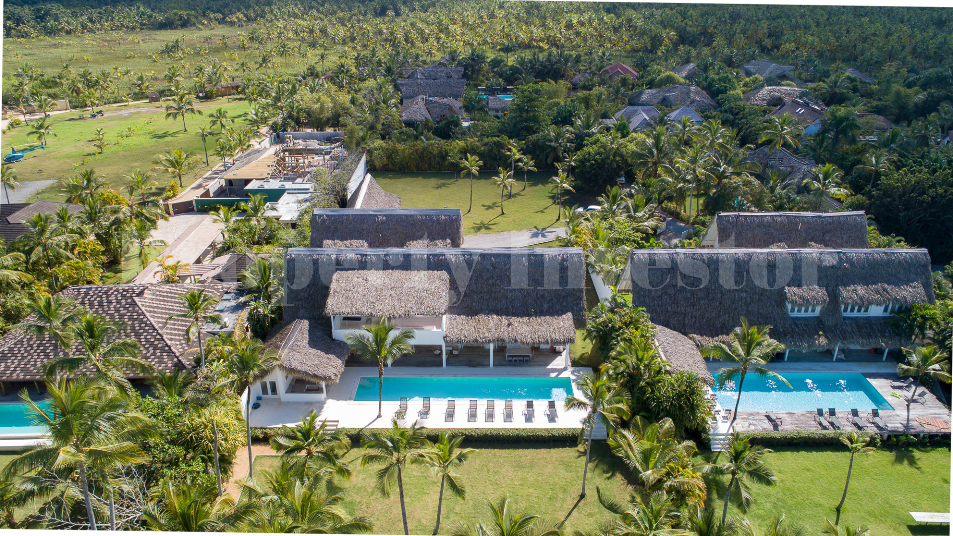 Изумительная вилла с 8 спальнями прямо на берегу Плайя Косон