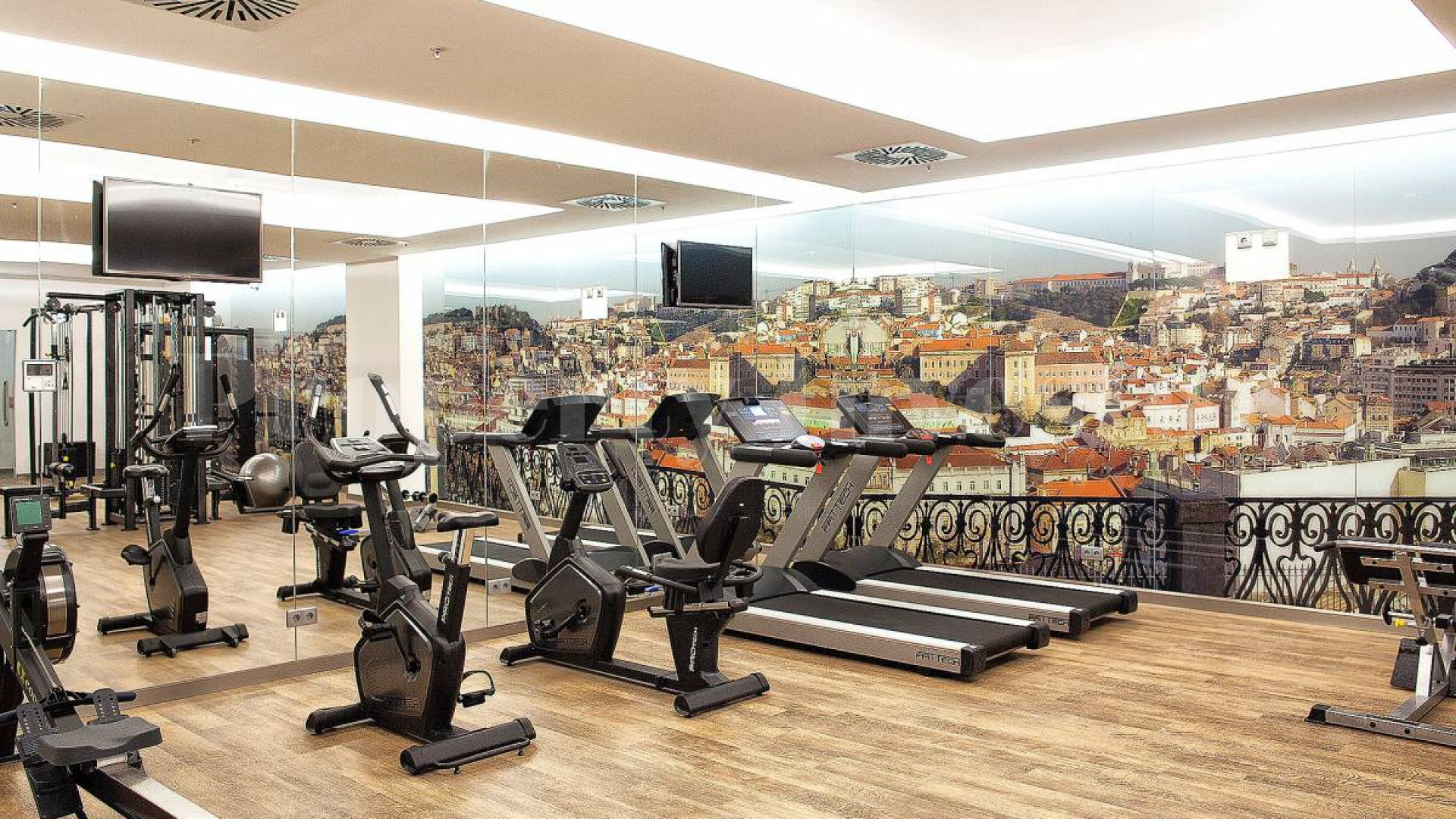 Historical 4* Star Hotel & SPA with 224 Elegant Rooms in the Absolute Centre of Lisbon, Portugal