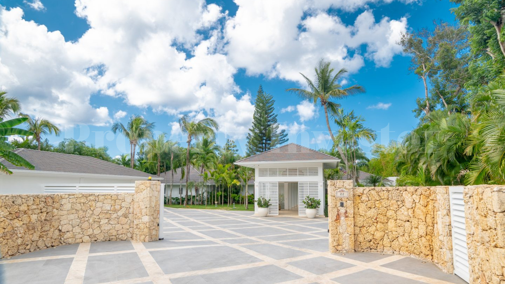 Modern Colonial 7 Bedroom Luxury Villa with Fabulous Golf & Ocean Views for Sale in La Romana, Dominican Republic