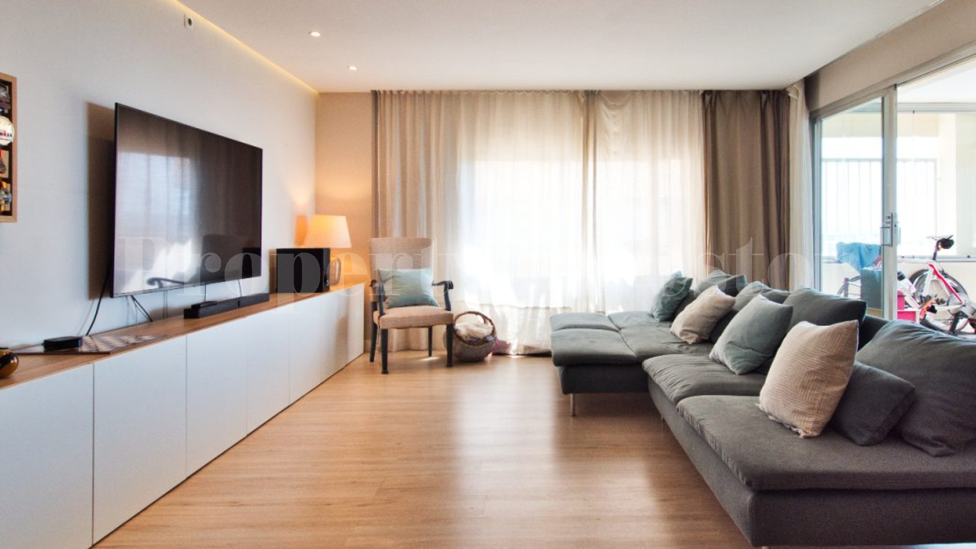 Spacious 3 Bedroom Luxury Apartment with Panoramic Sea Views in Portixоl, Palma de Mallorca