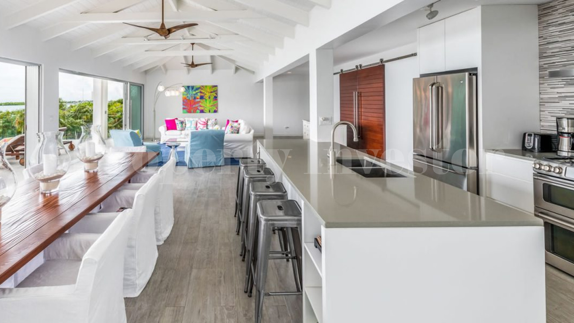 Прекрасный роскошный дом на пляже с 6 спальнями в Тёркс и Кайкос