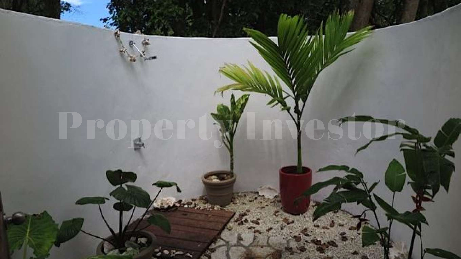 Продается уютный частный остров 1,72 га со скрытой от глаз резиденцией в Вануату