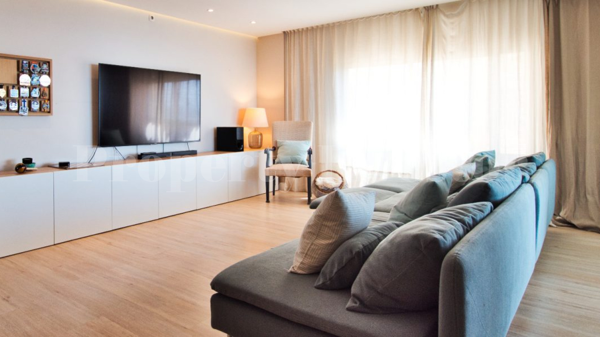 Spacious 3 Bedroom Luxury Apartment with Panoramic Sea Views in Portixоl, Palma de Mallorca