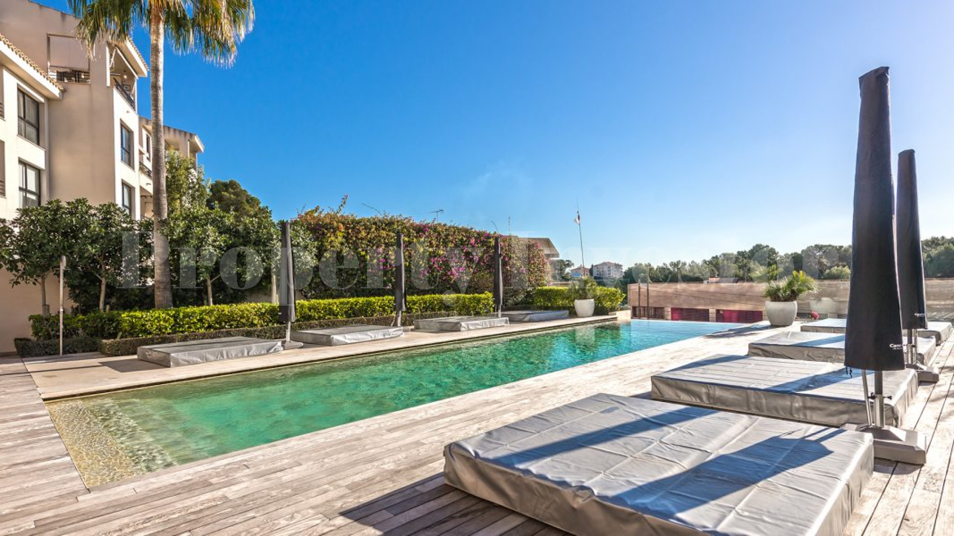 Debonair 1 Bedroom Luxury Sea View Apartment in Palma de Mallorca