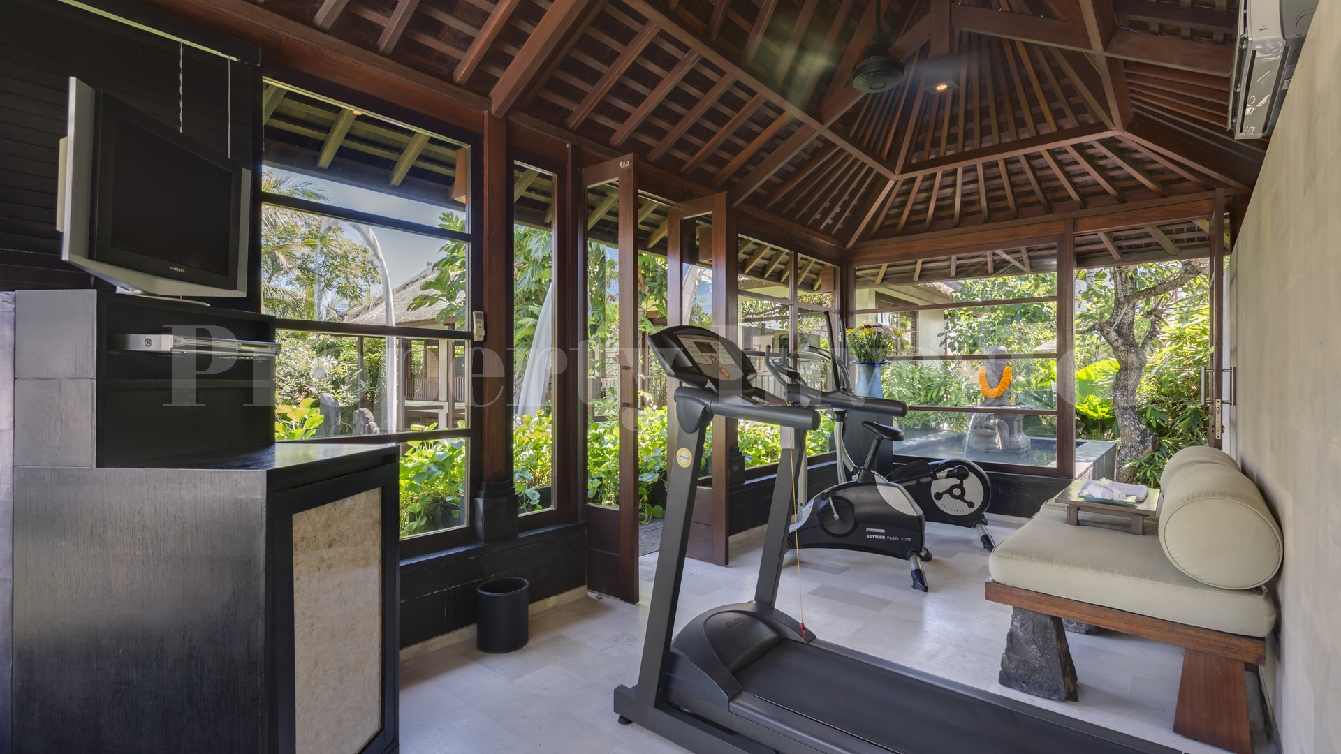 Chic 3 Bedroom Modern Balinese Villa in Prime Location for Sale in Seminyak, Bali