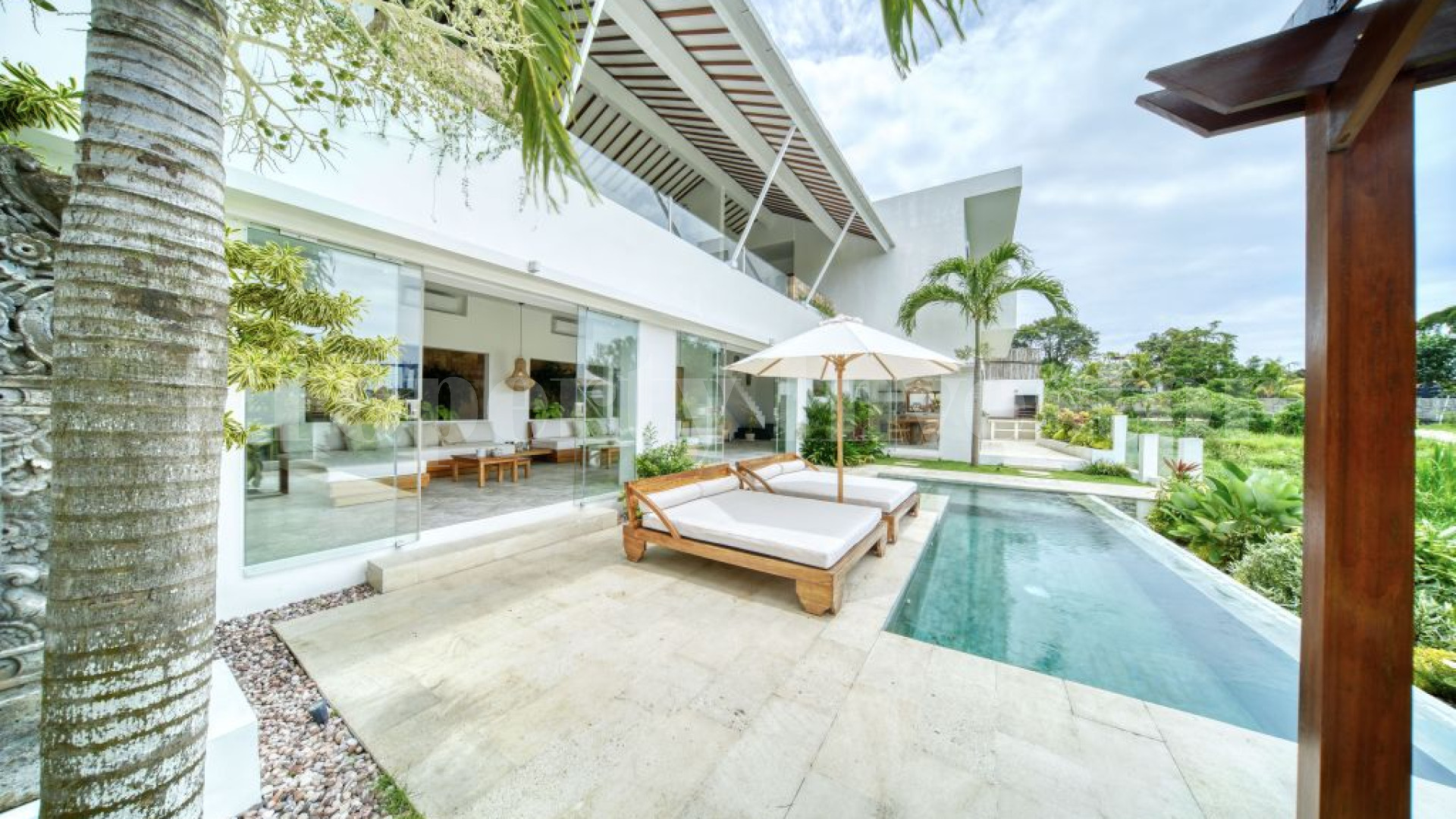 Stylish 2 Bedroom Luxury Beachside Villa for Sale in Canggu Pererenan, Bali