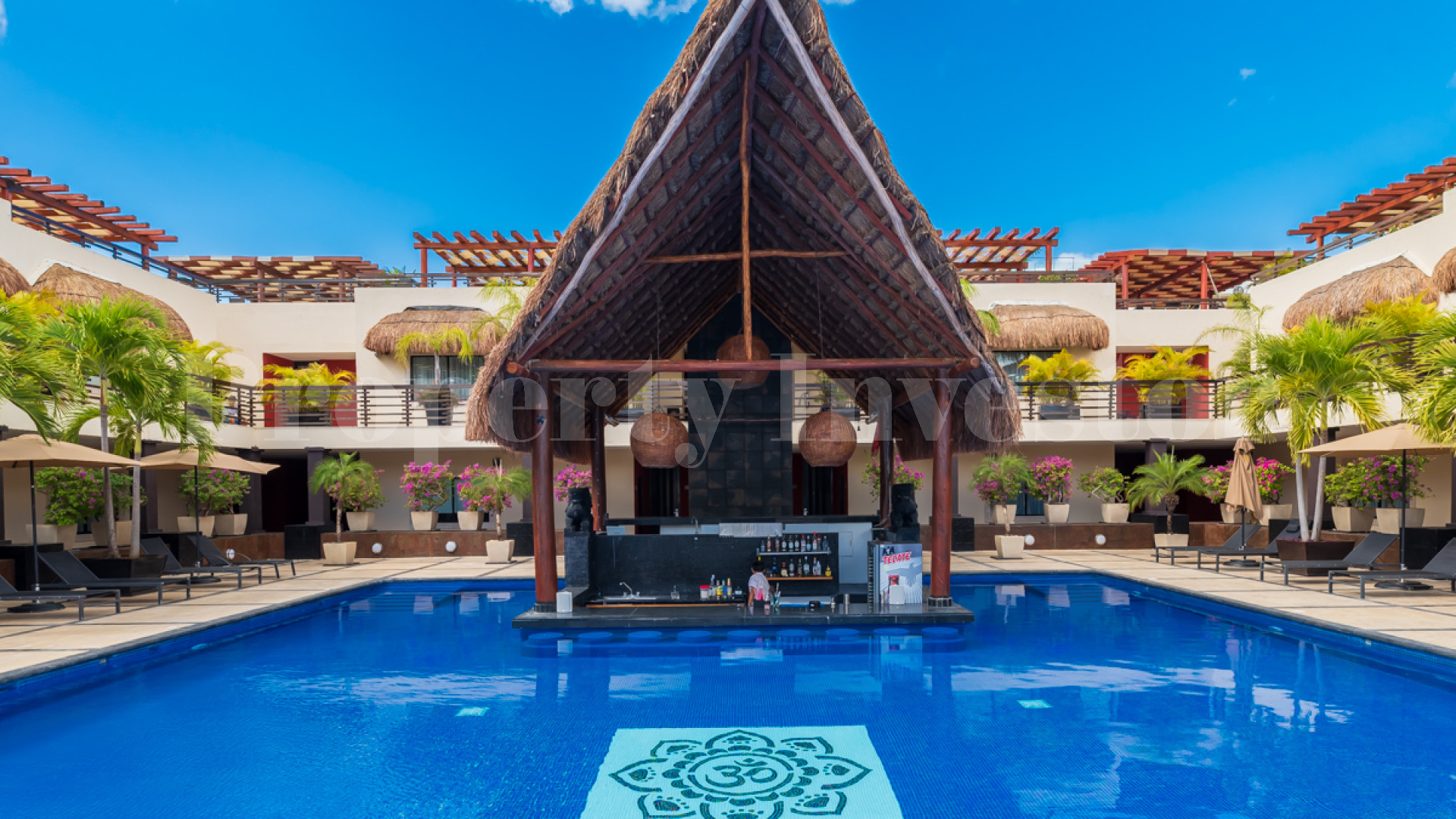 Продается портфолио из 10 апартаментов от 265,000$ в жилом бутик-комплексе на первой линии в Плайя Дель Кармен