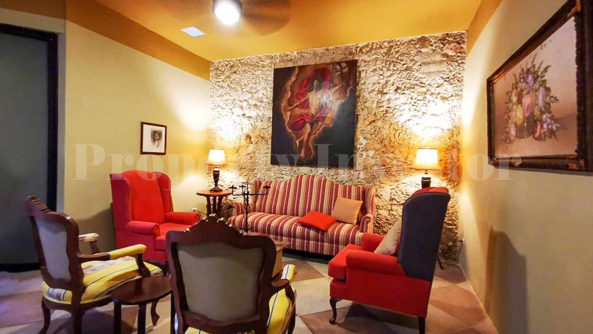 Beautifully Renovated 2 Bedroom Colonial Home for Sale in Merida