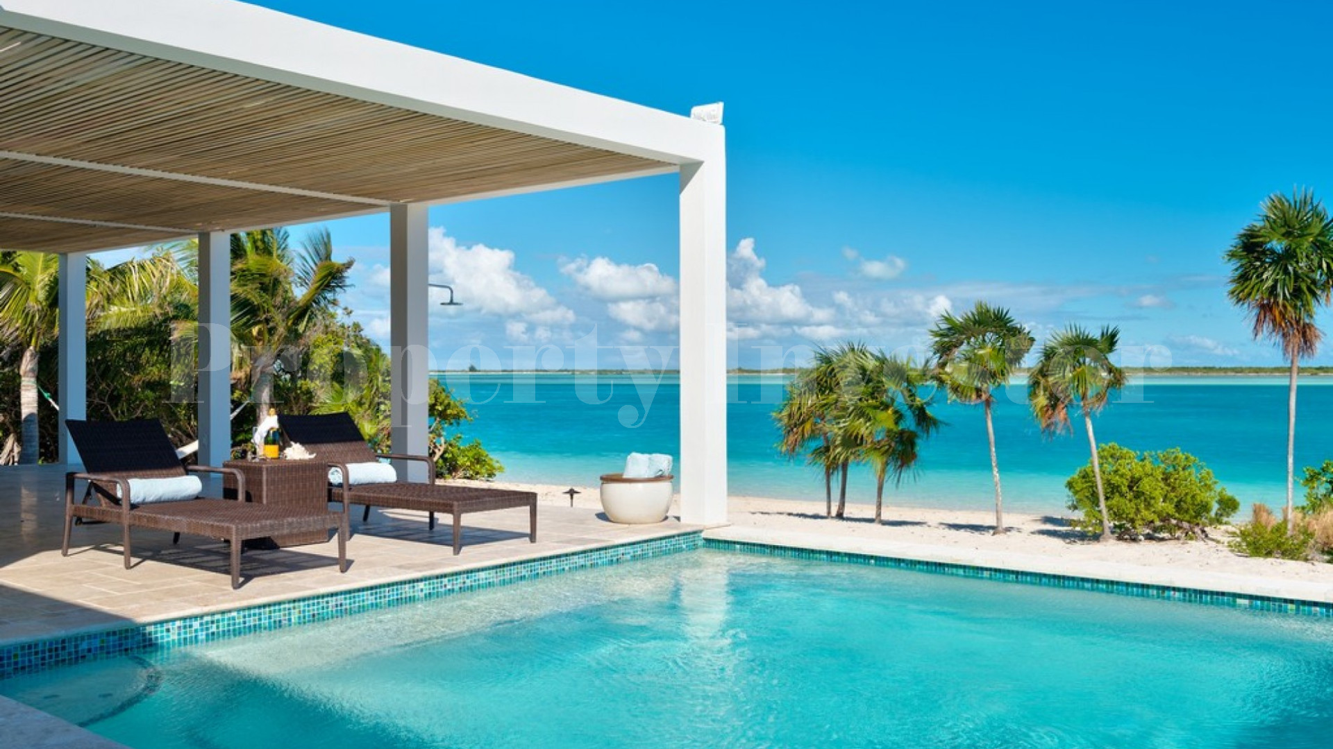 Exclusive Luxury 4 Bedroom Beachfront Villa in Turks & Caicos