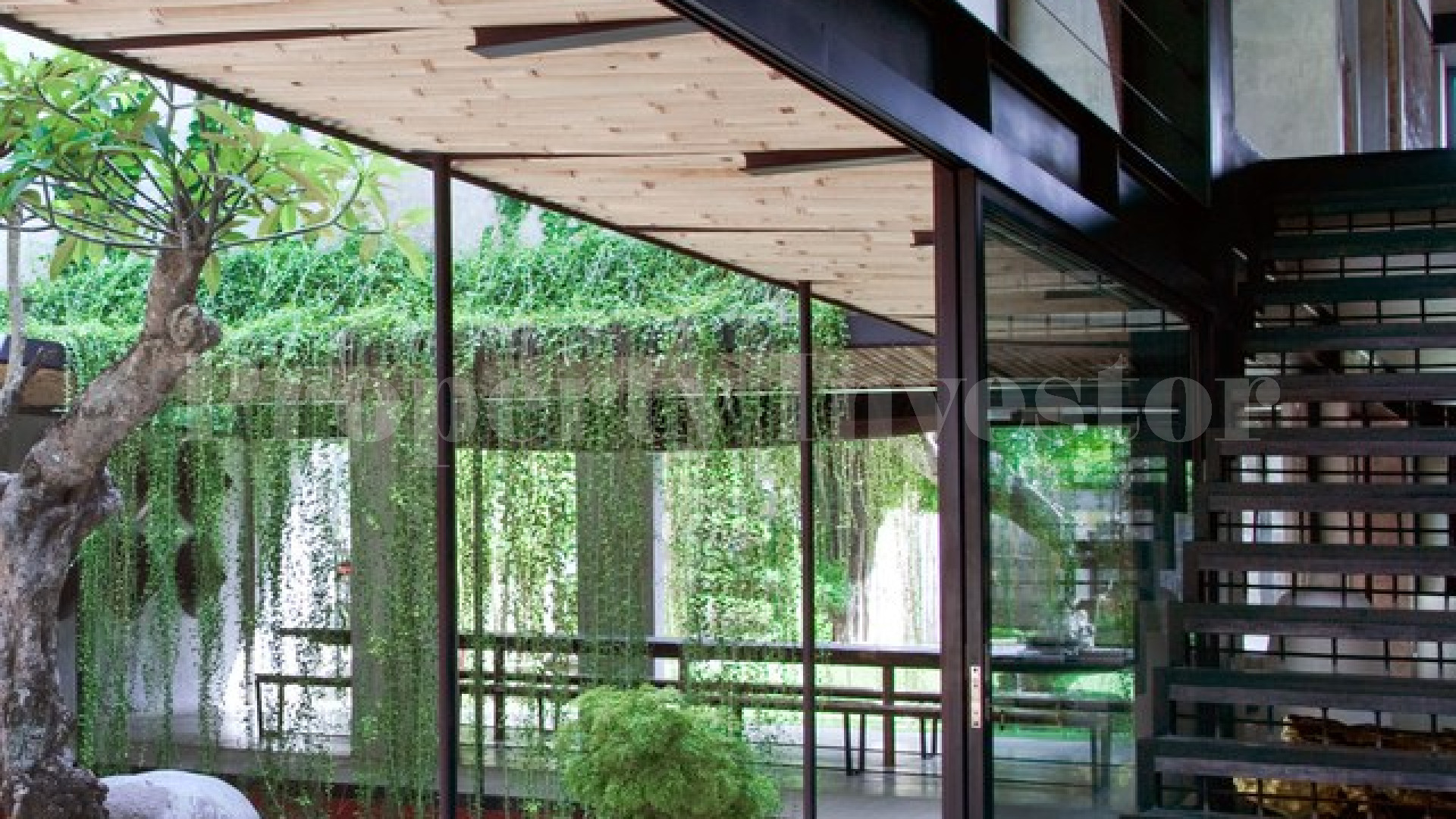 Ultra Modern 5 Bedroom Villa in the Heart of Seminyak