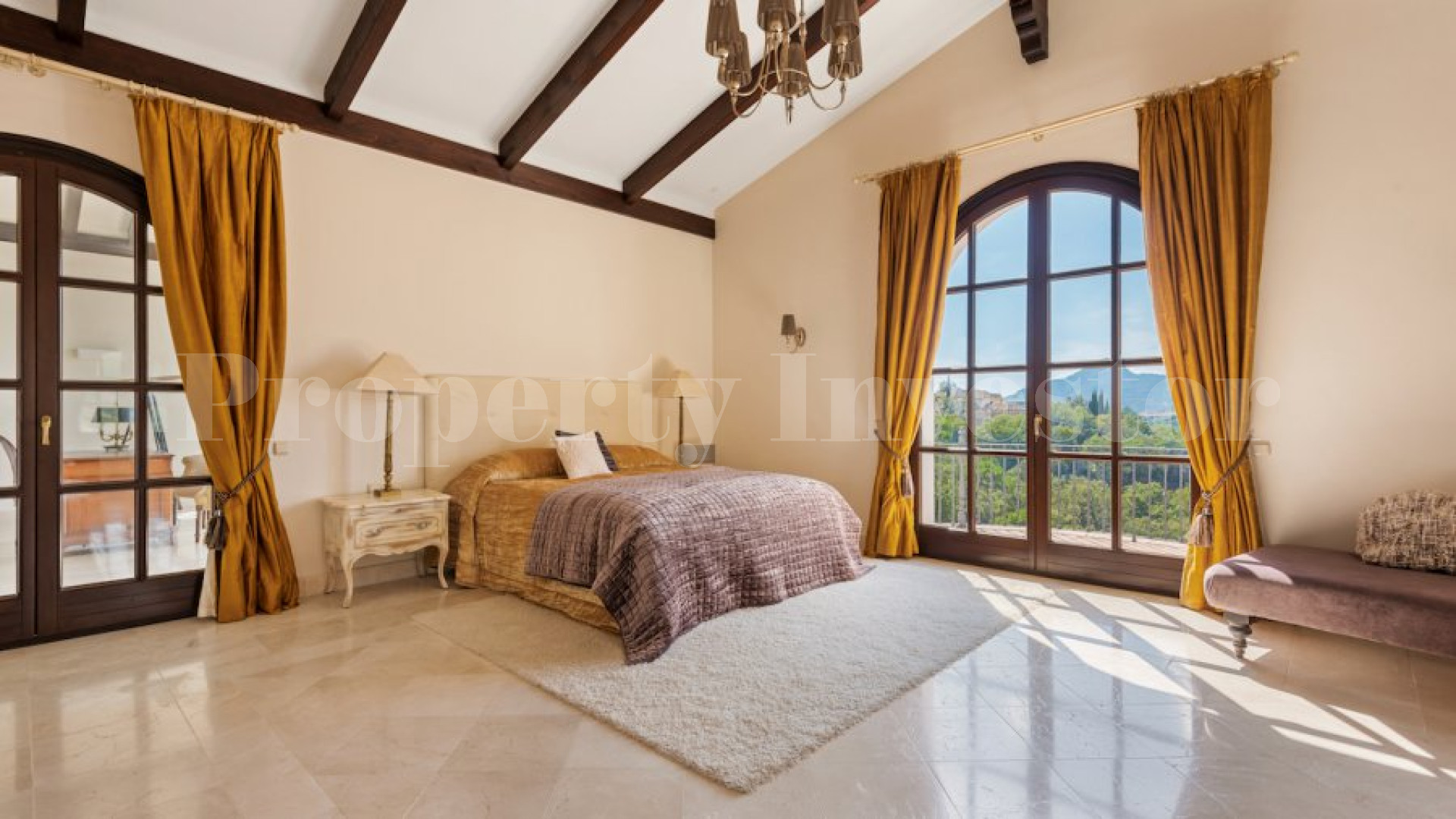 5 Bedroom Luxury Hillside Villa in La Zagaleta