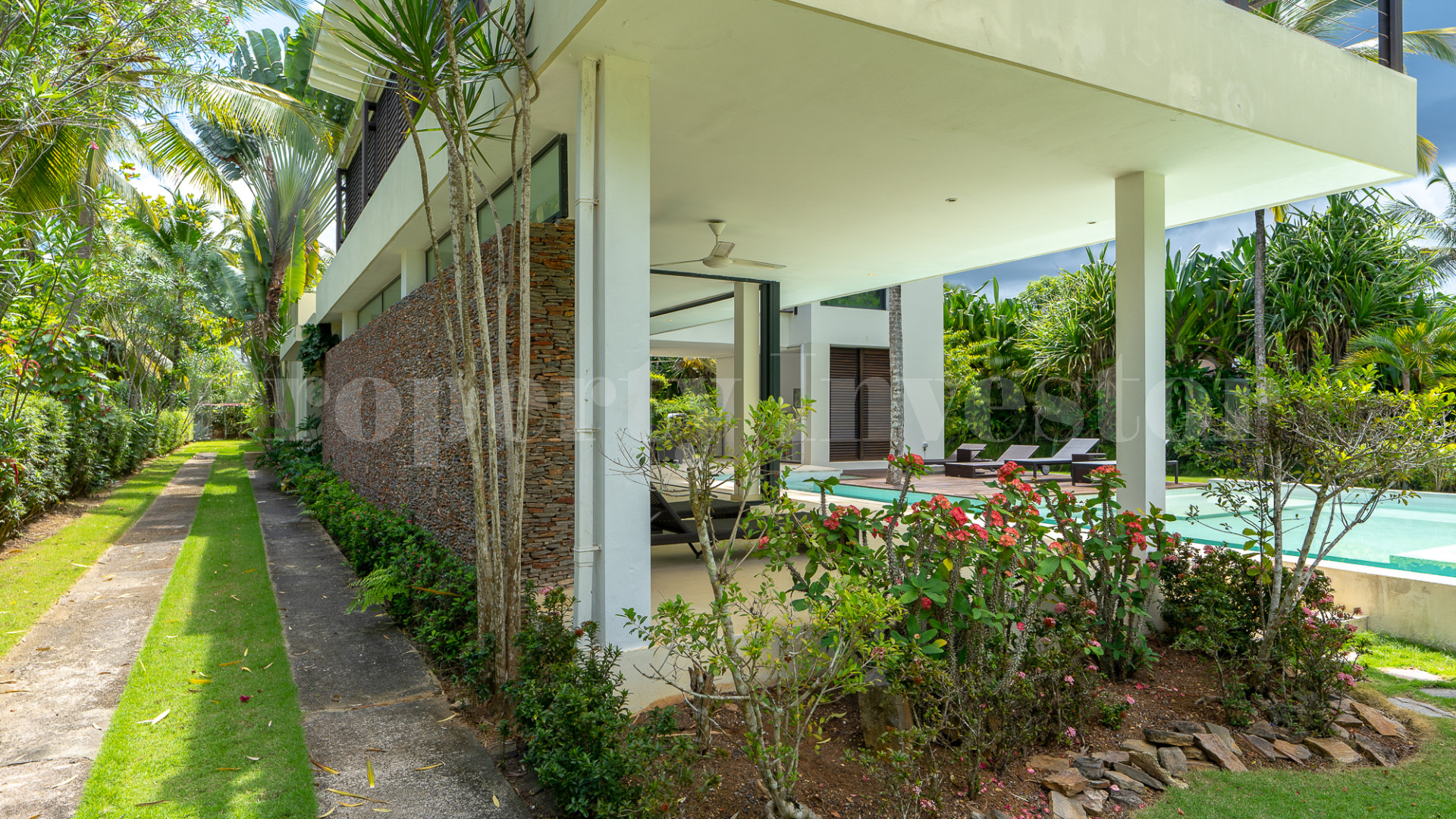 Modern 4 Bedroom Pool Villa for Sale in Playa Bonita, Dominican Republic
